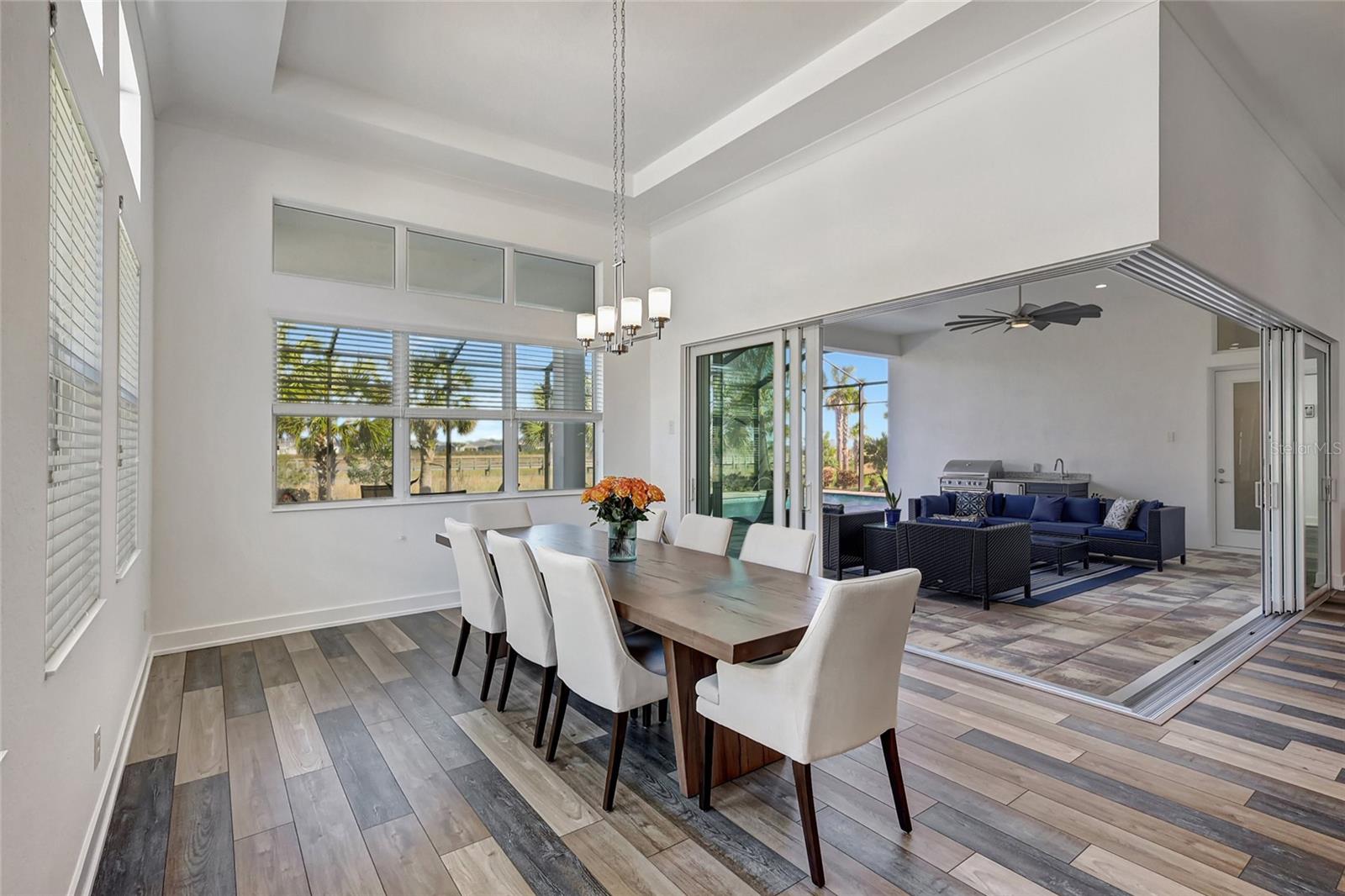 8276 REDONDA LOOP