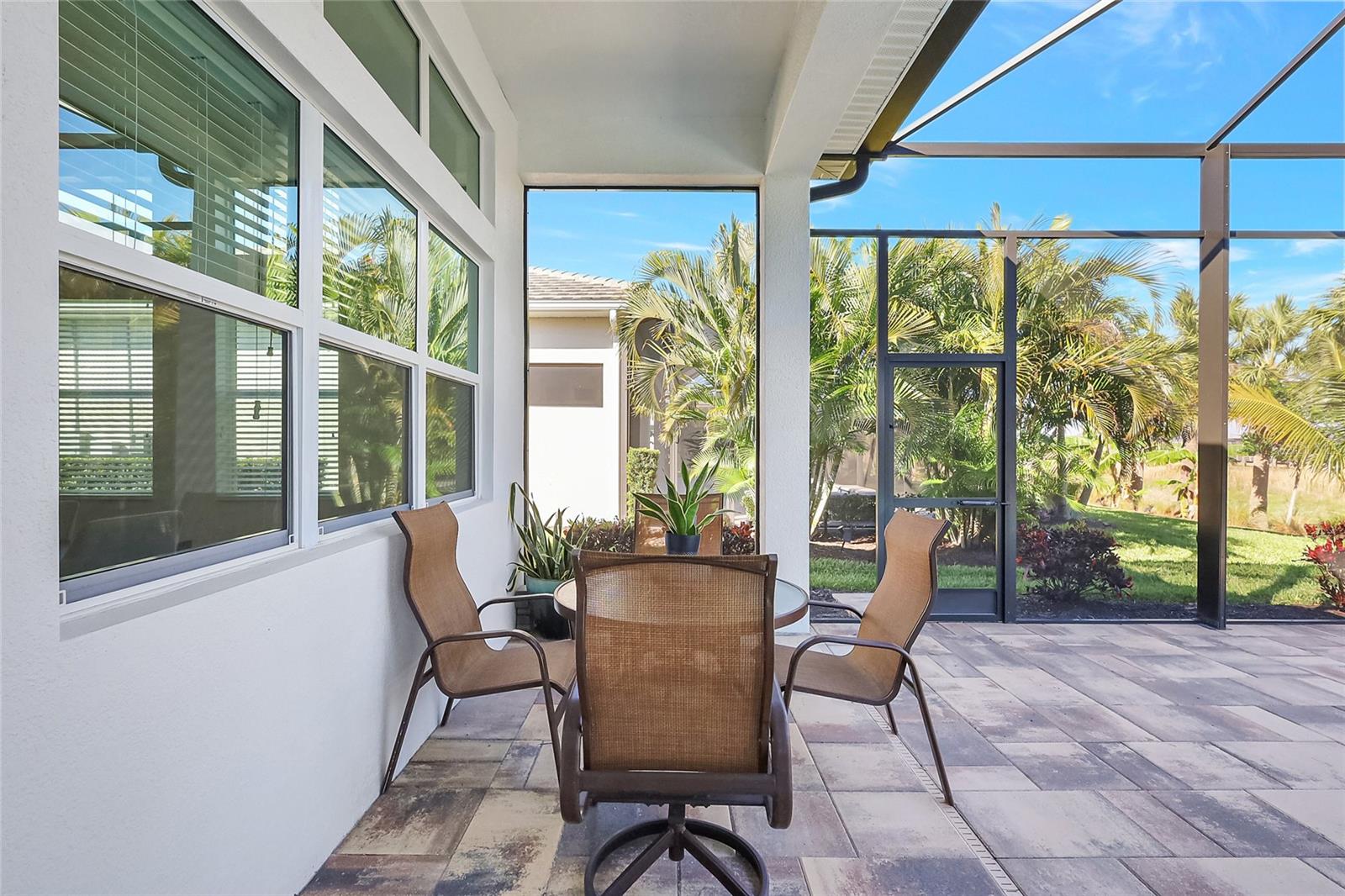 8276 REDONDA LOOP