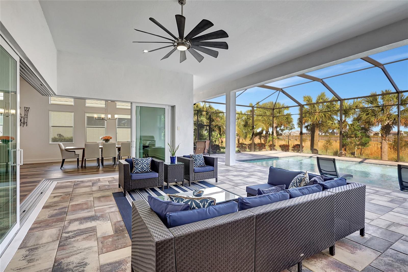 8276 REDONDA LOOP