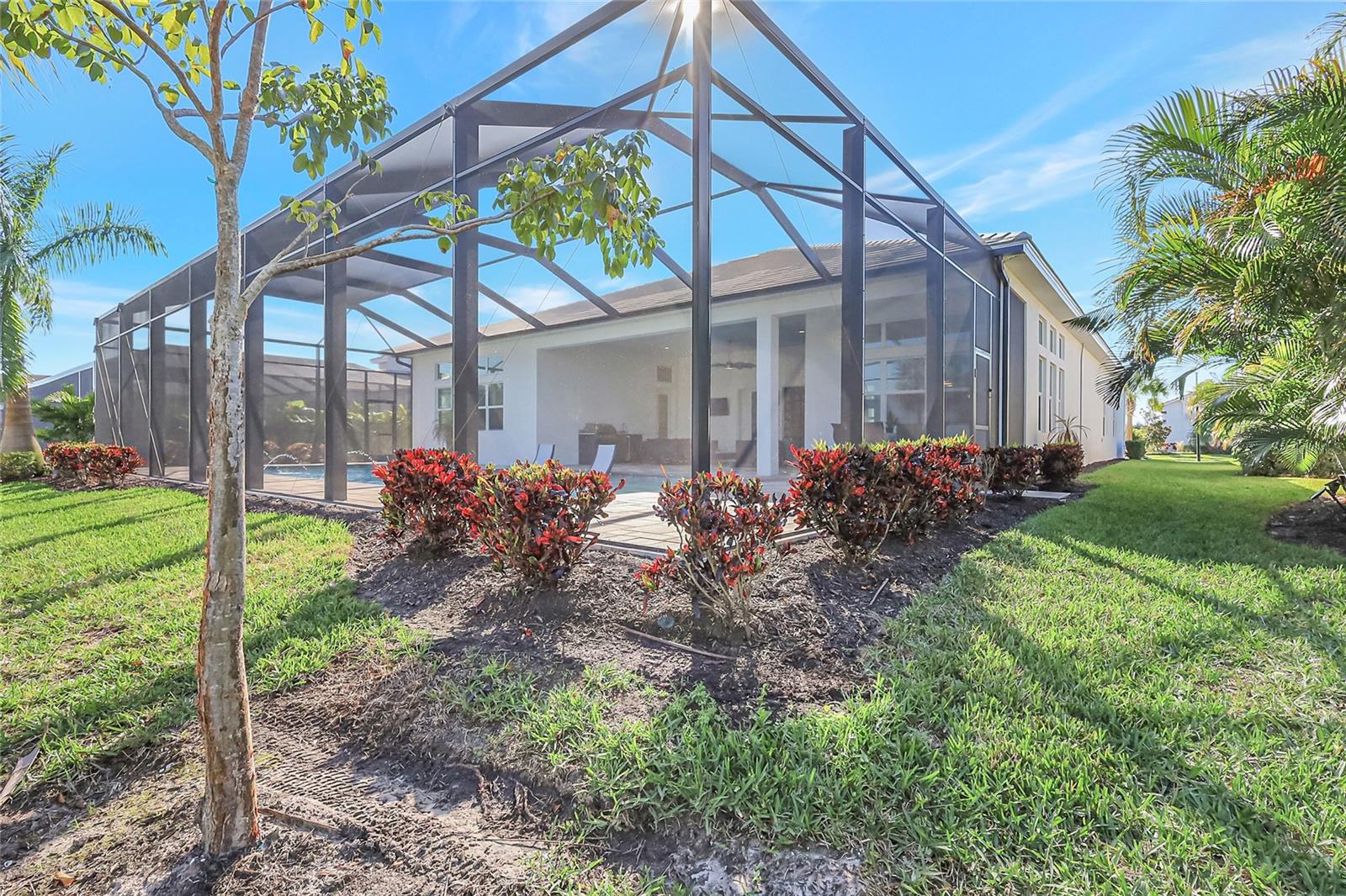 8276 REDONDA LOOP