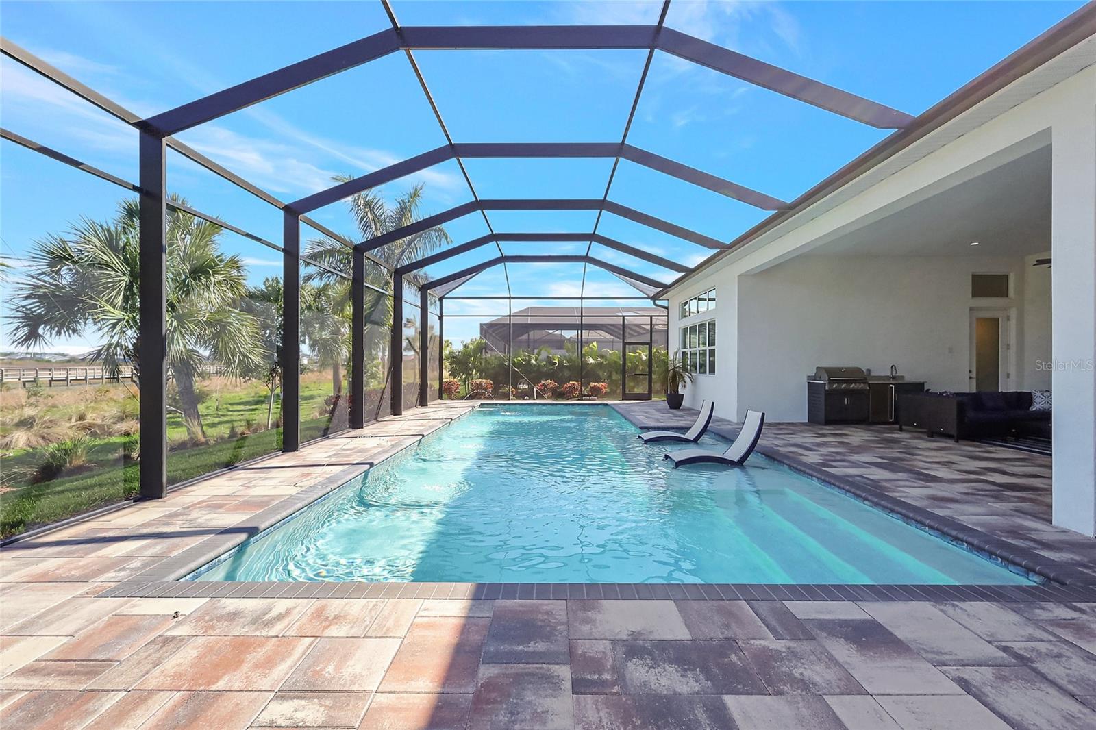 8276 REDONDA LOOP