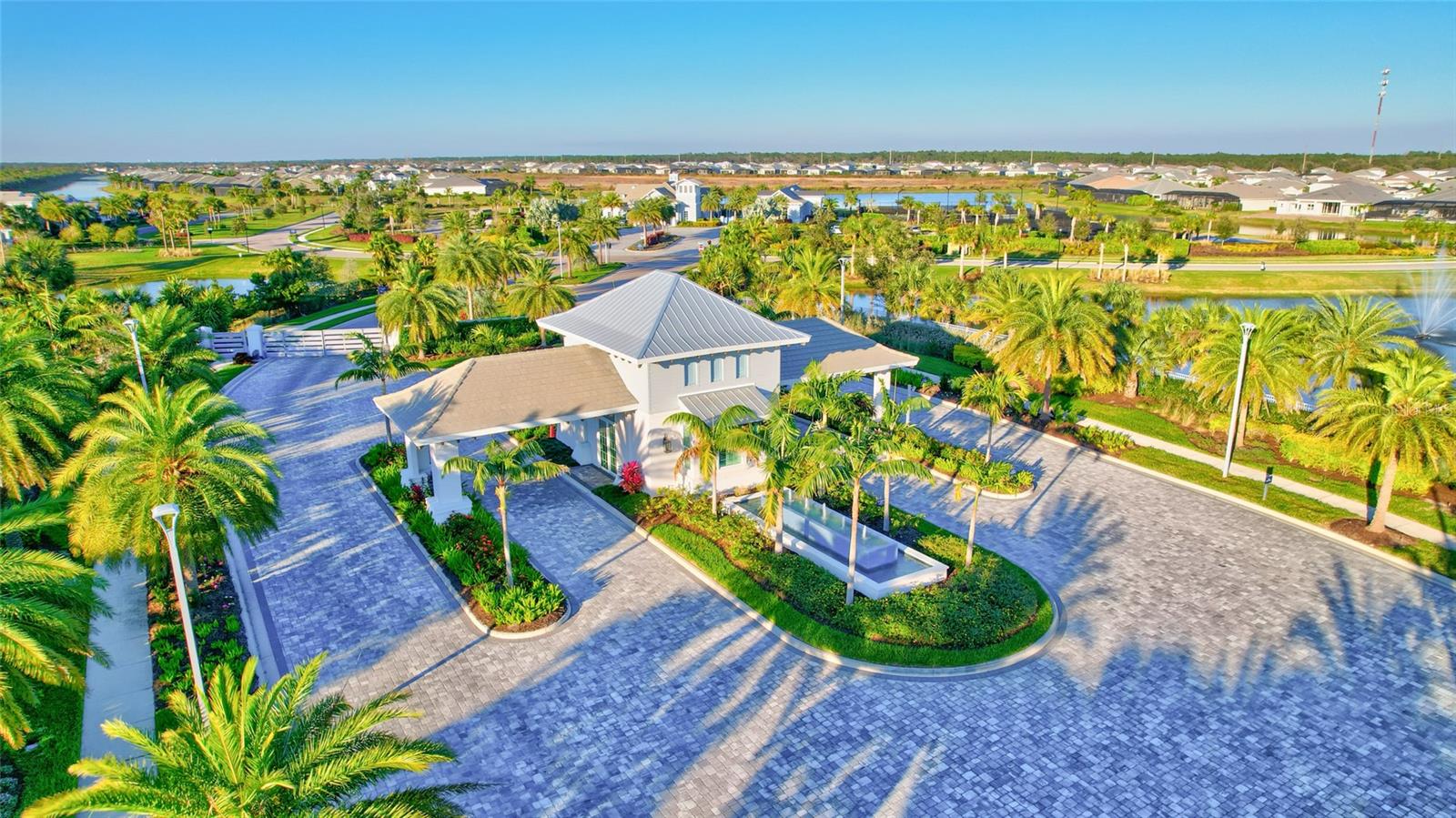 8276 REDONDA LOOP