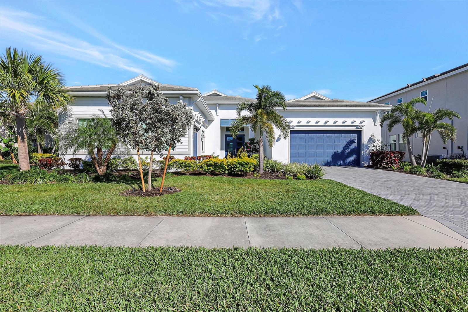 8276 REDONDA LOOP