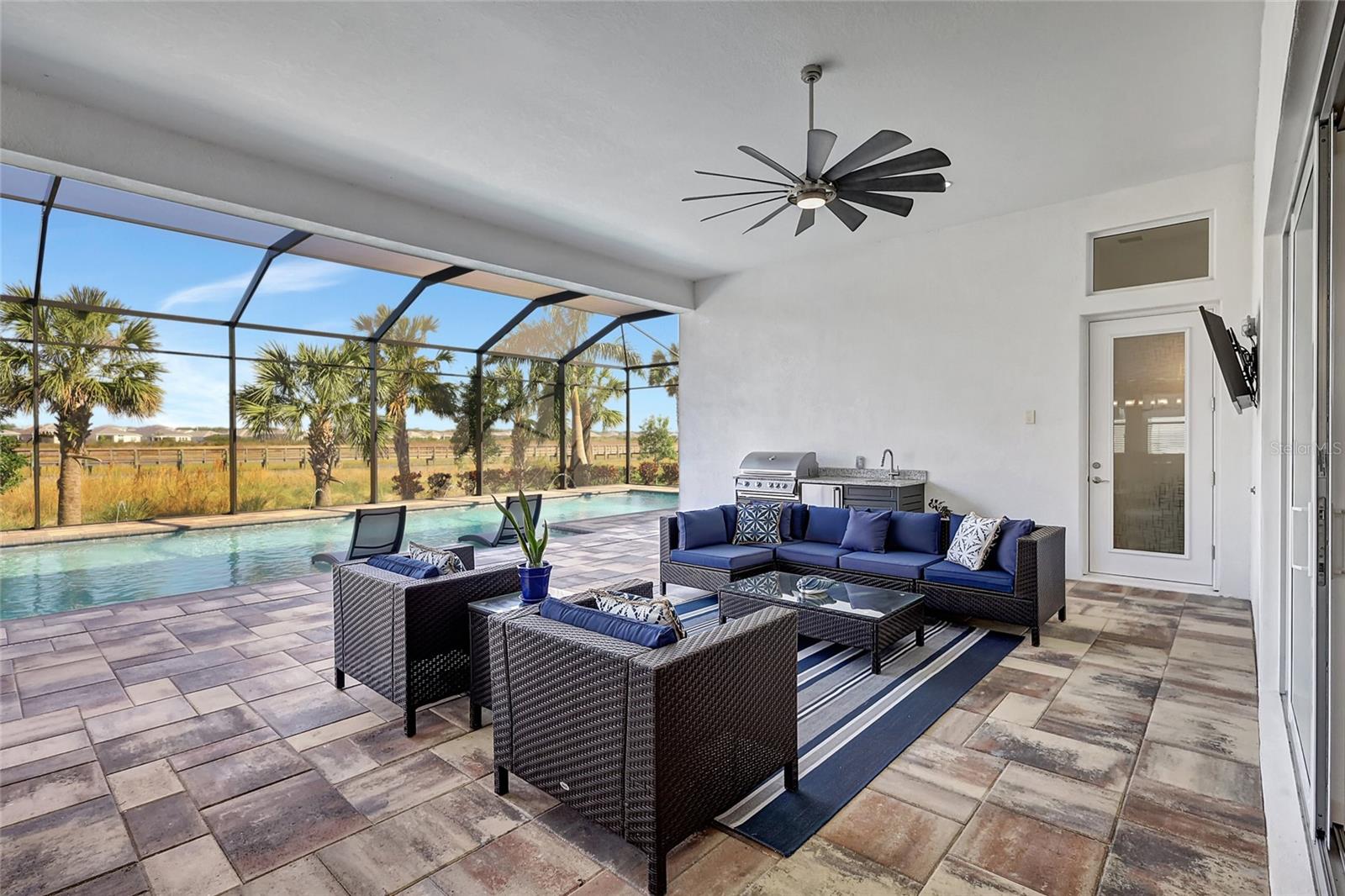 8276 REDONDA LOOP