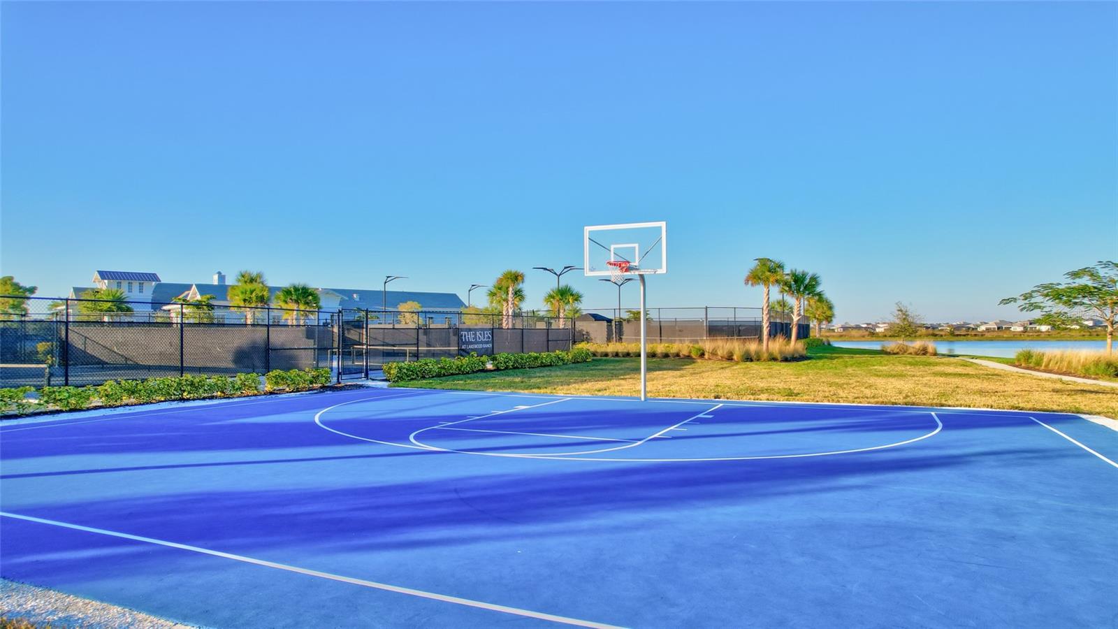 8276 REDONDA LOOP