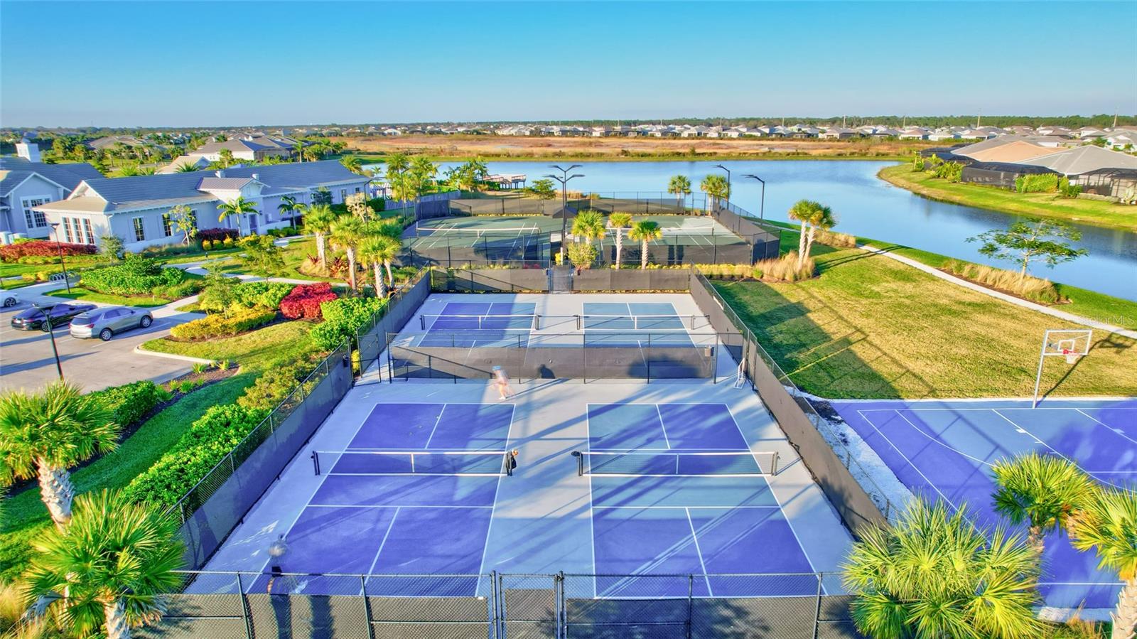 8276 REDONDA LOOP