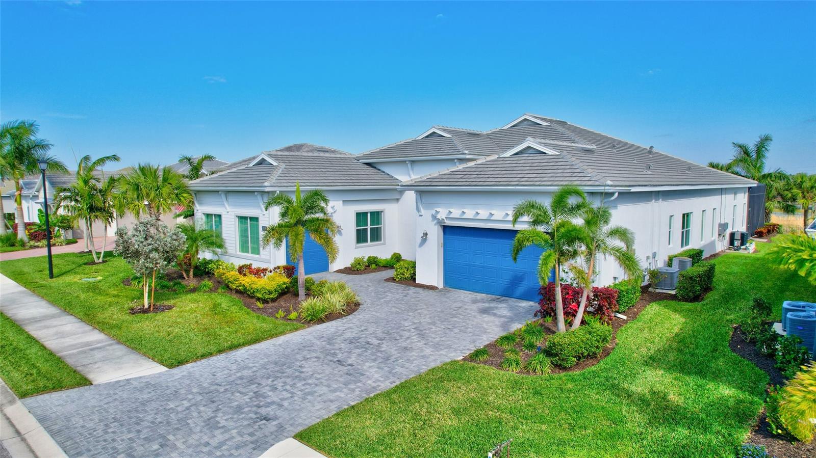 8276 REDONDA LOOP