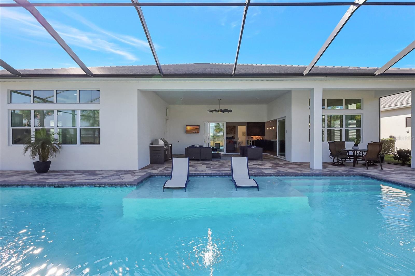 8276 REDONDA LOOP