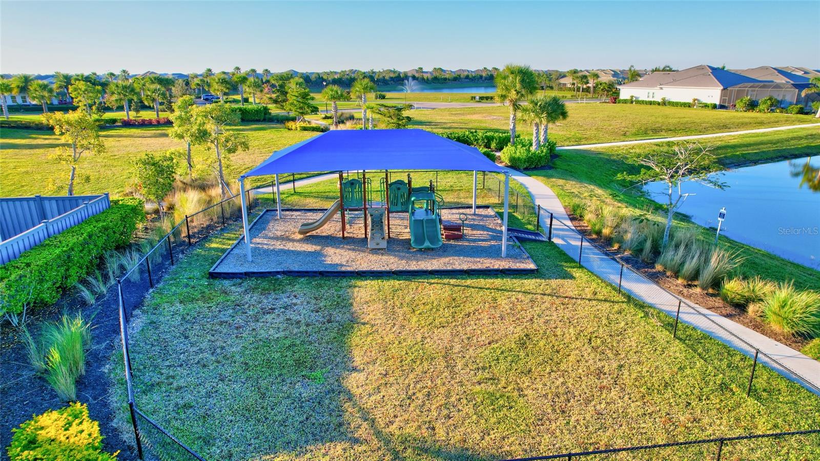 8276 REDONDA LOOP