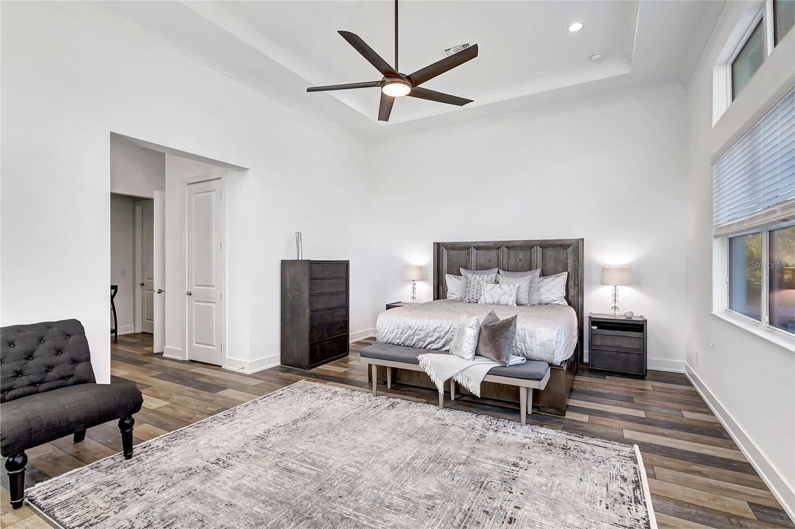 8276 REDONDA LOOP