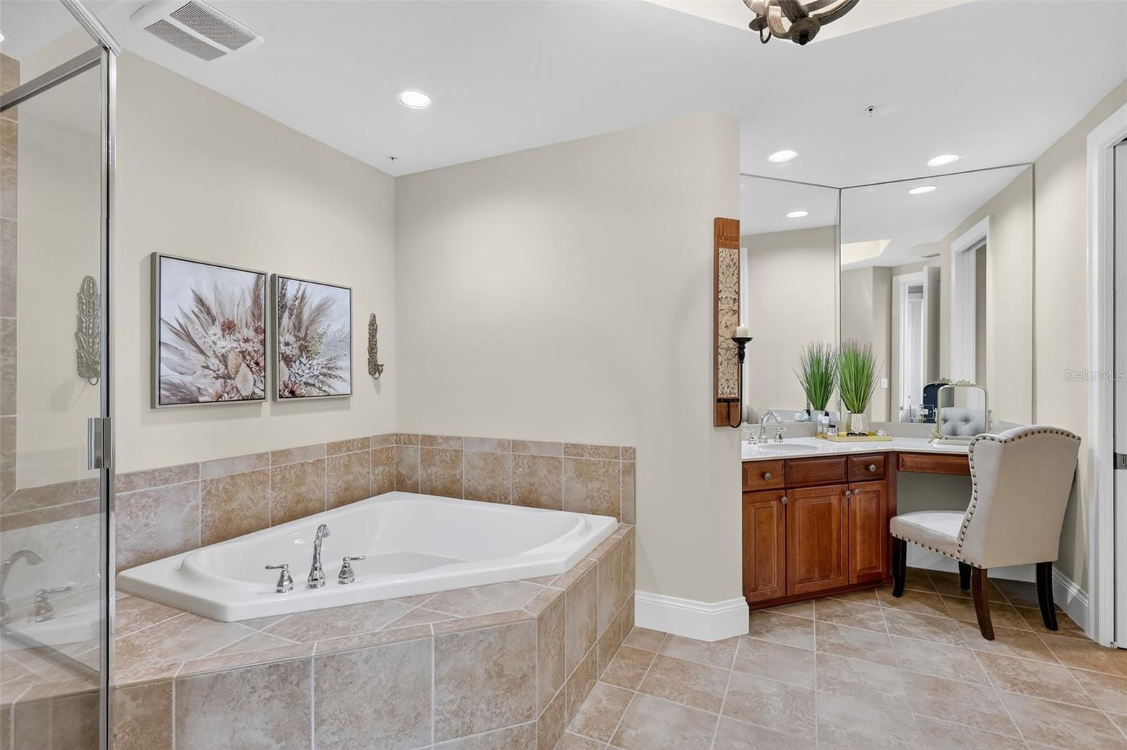 130 RIVIERA DUNES WAY #1104