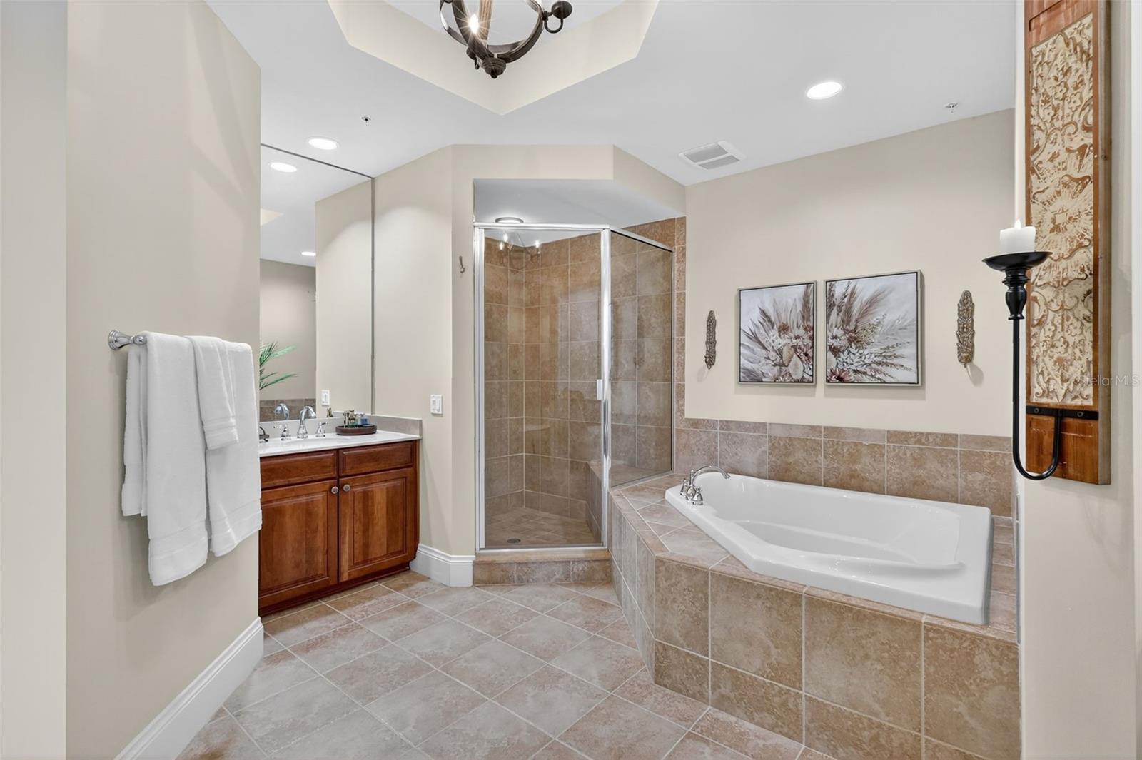 130 RIVIERA DUNES WAY #1104