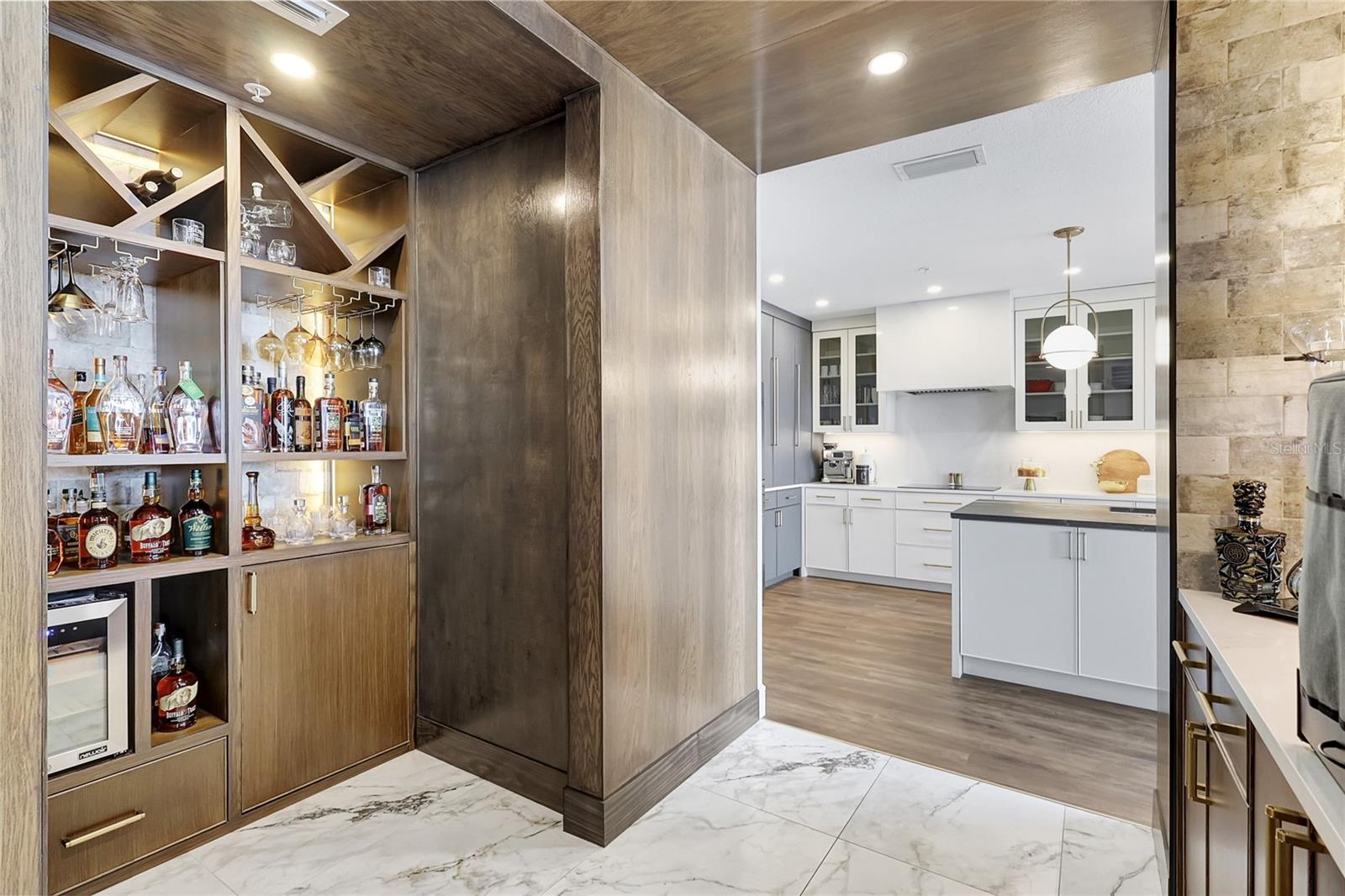 610 RIVIERA DUNES WAY #602