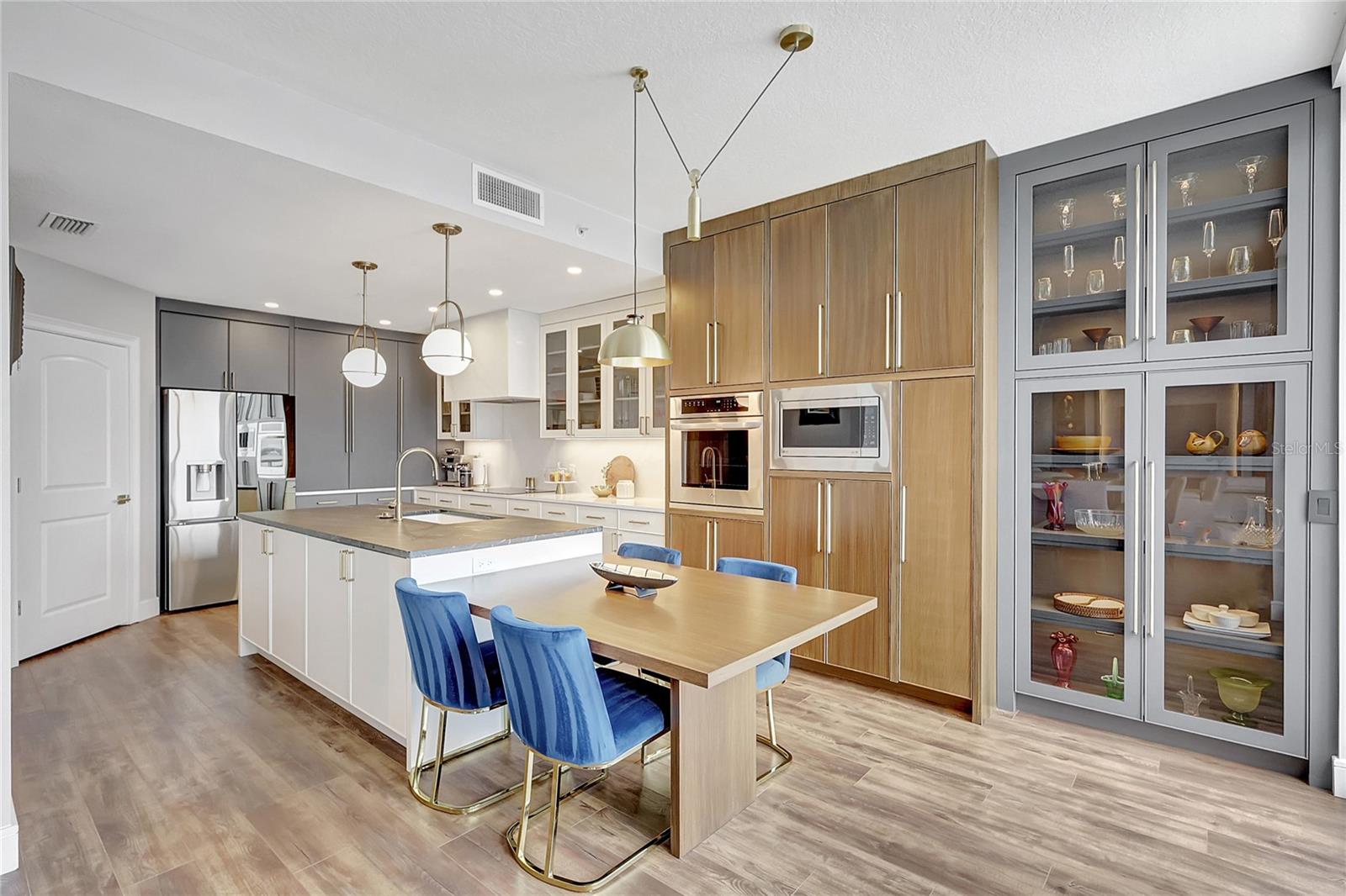 610 RIVIERA DUNES WAY #602