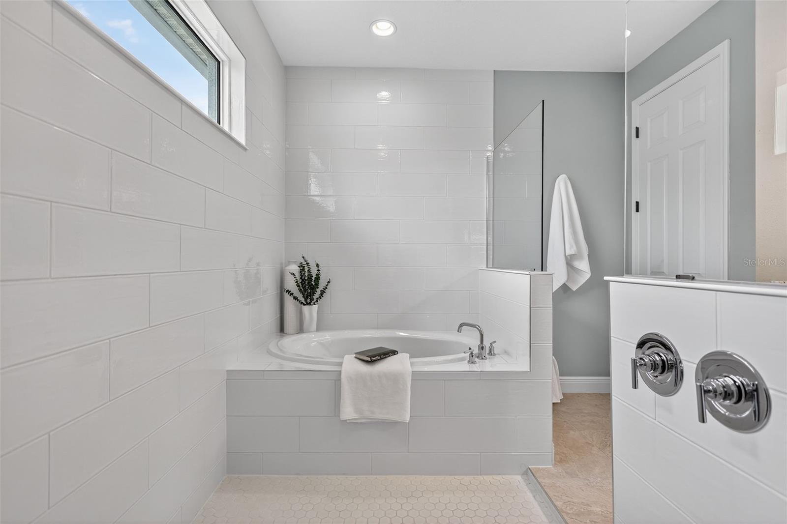 12356 CEDAR PASS TRL