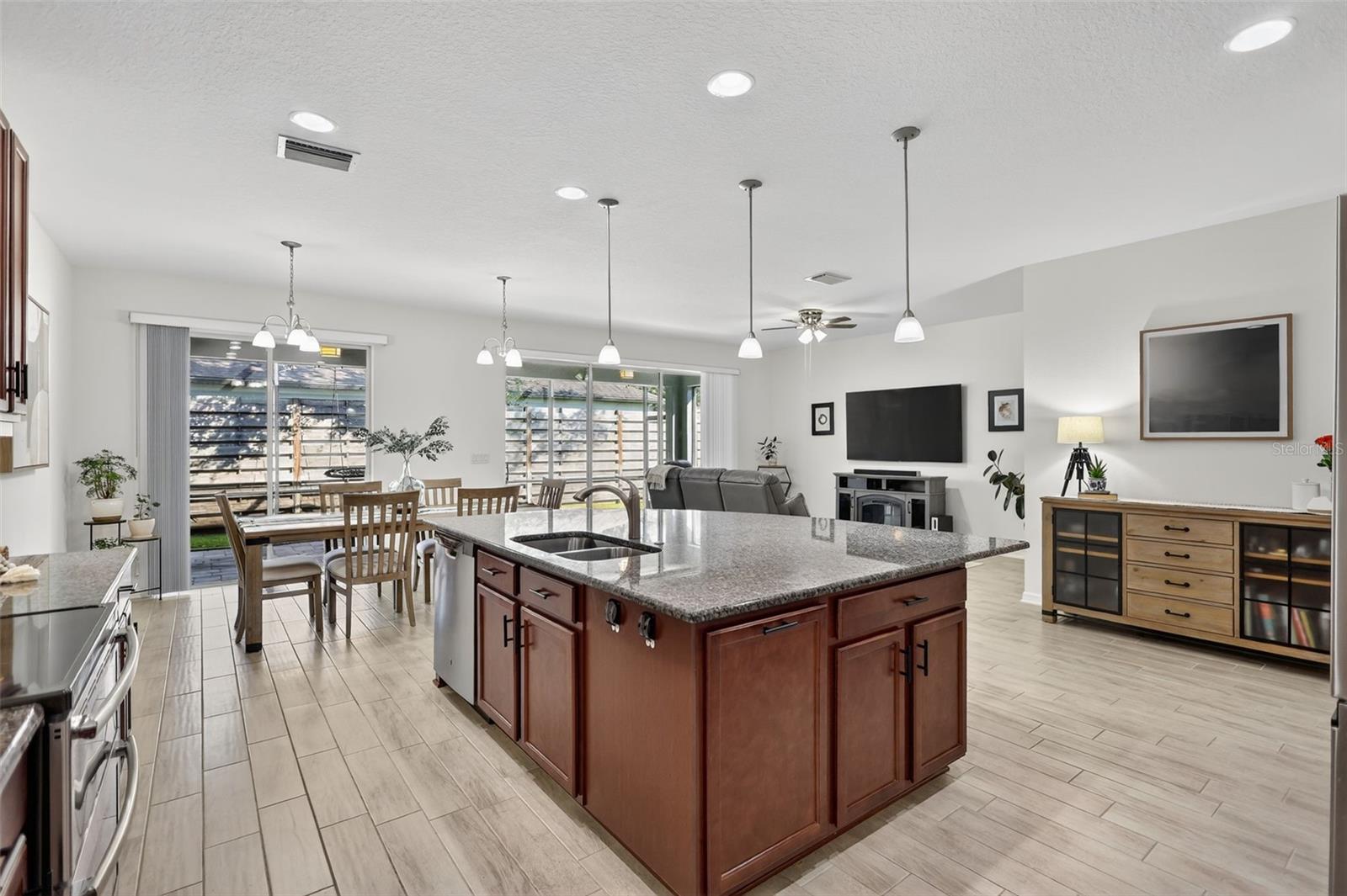 2123 SYLVAN LEA DR