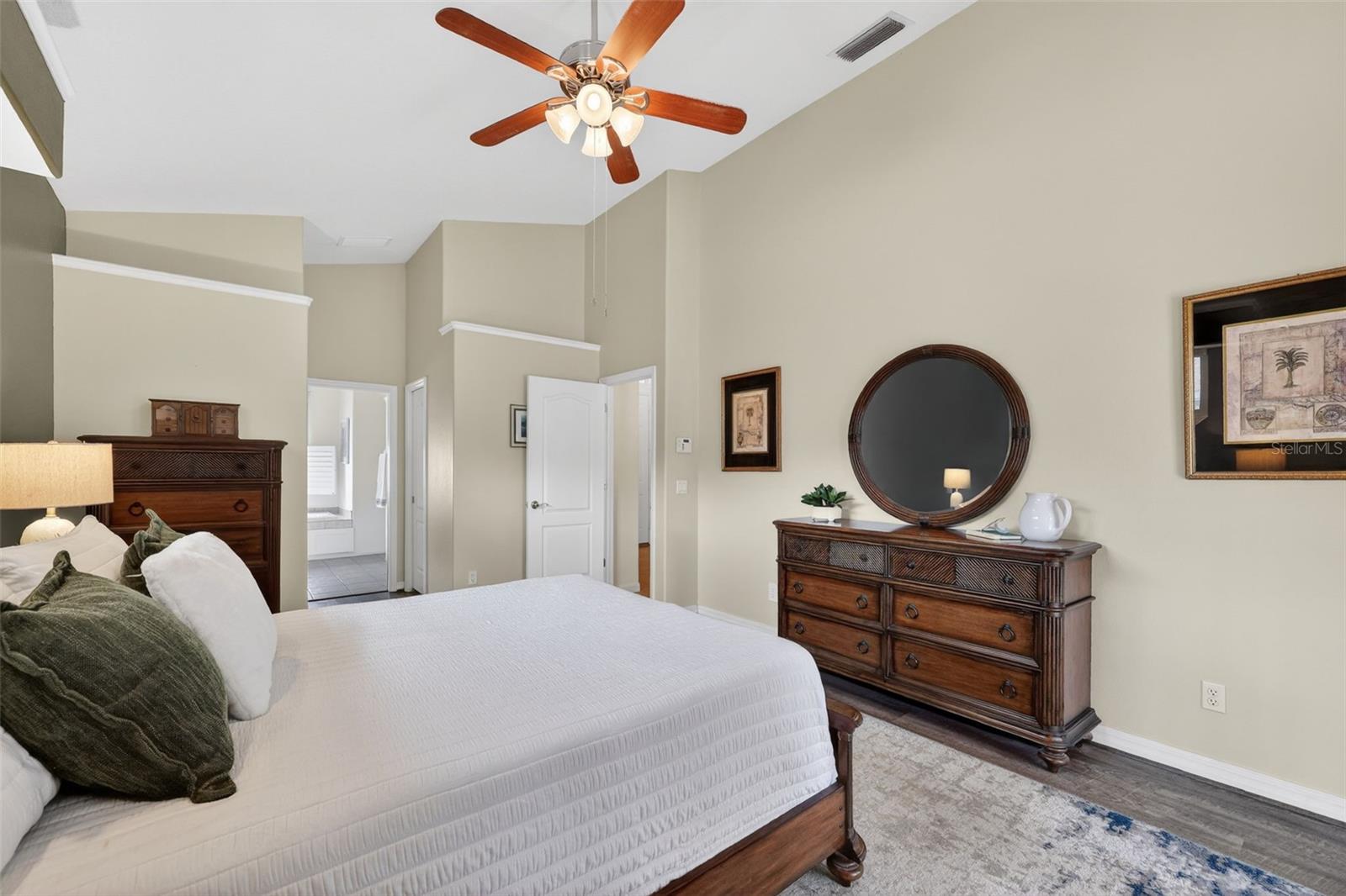 5722 FERN OAK CT