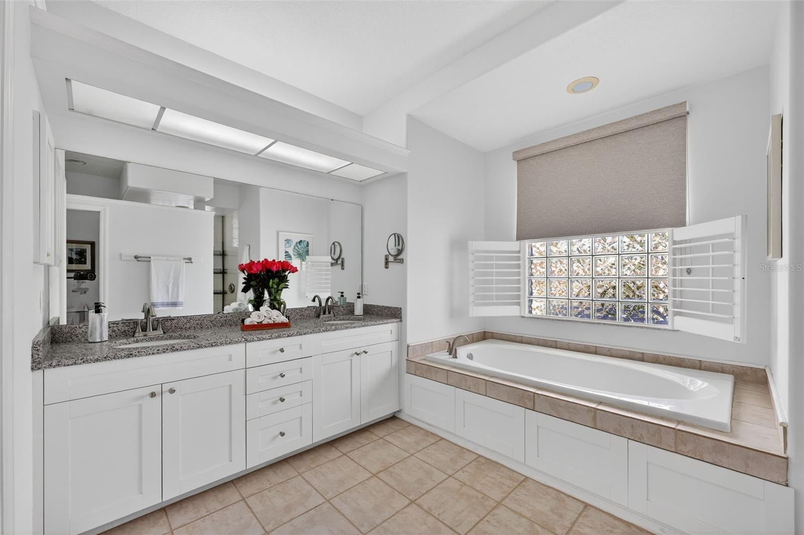 5722 FERN OAK CT