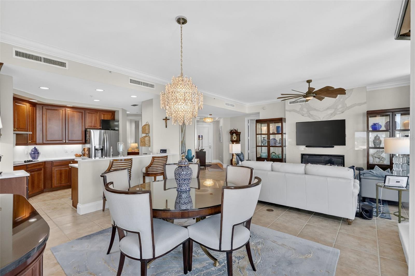 130 RIVIERA DUNES WAY #506