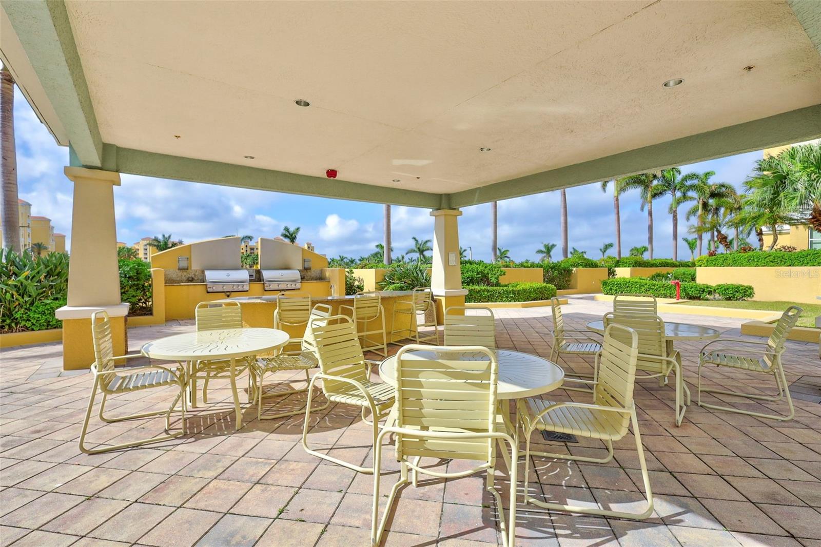 130 RIVIERA DUNES WAY #506