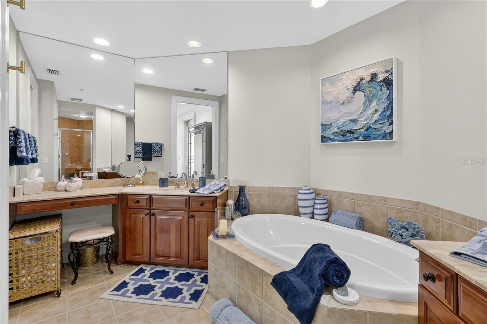 130 RIVIERA DUNES WAY #506