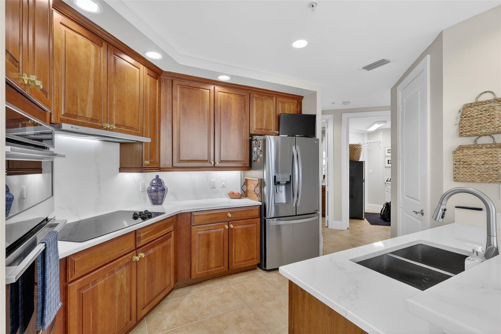 130 RIVIERA DUNES WAY #506