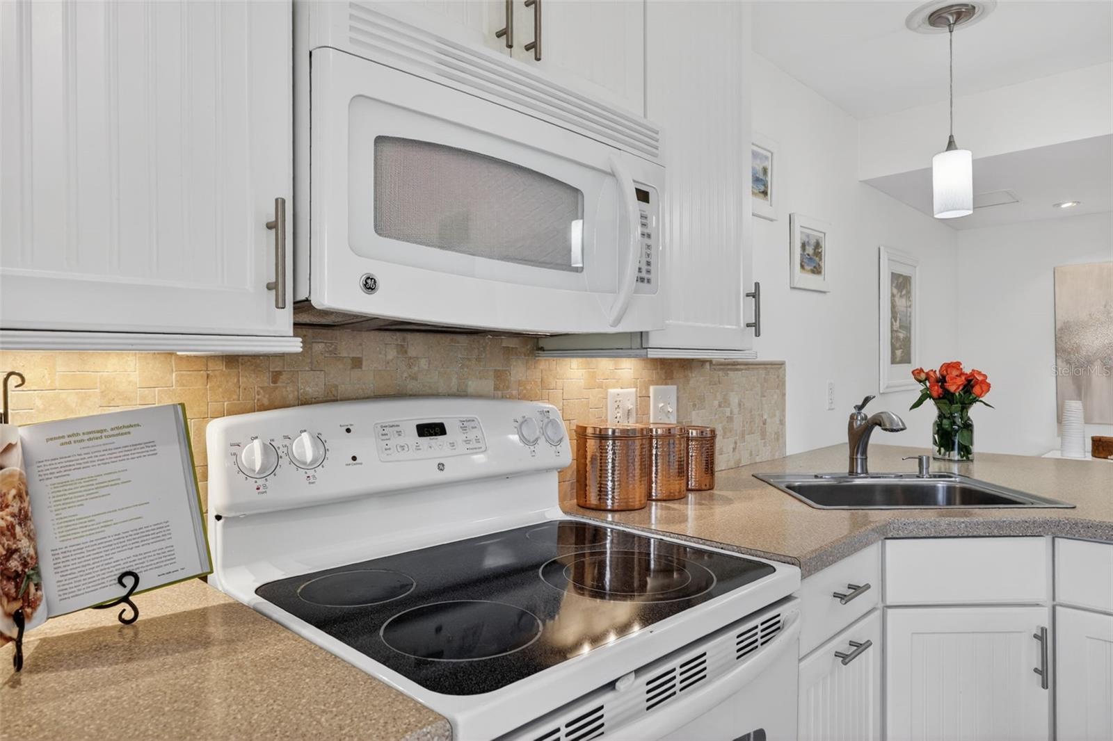 3061 QUAIL HOLW ## 35