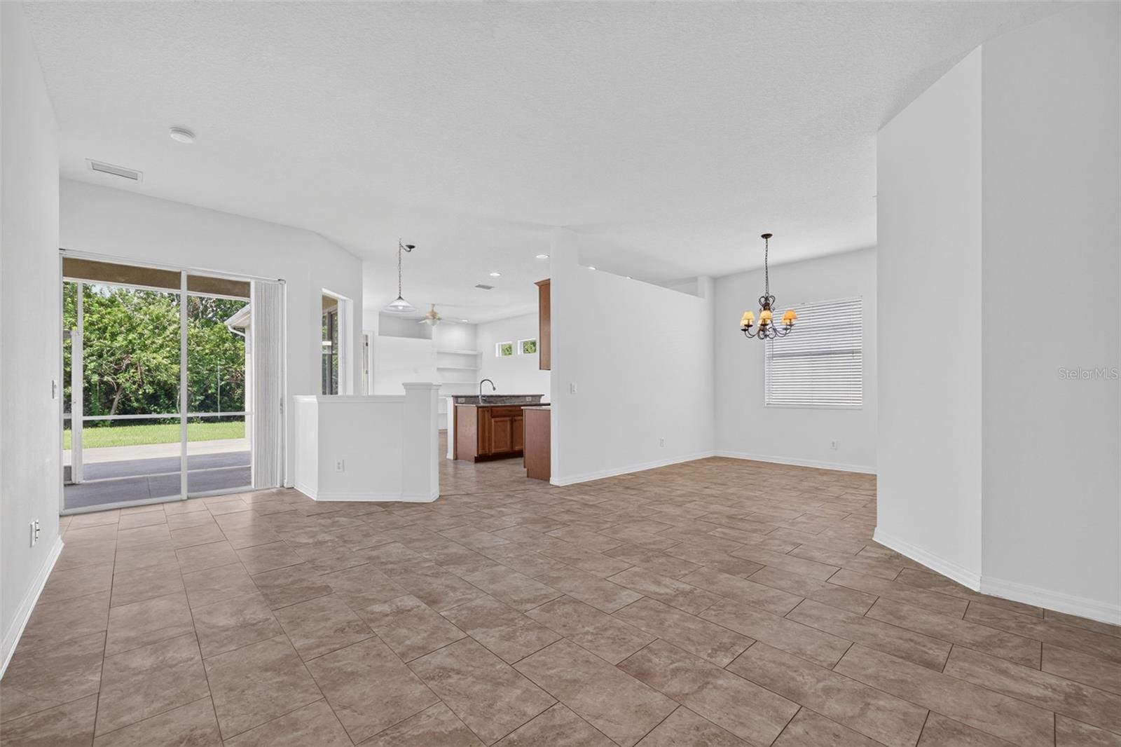 5328 LEXINGTON DR