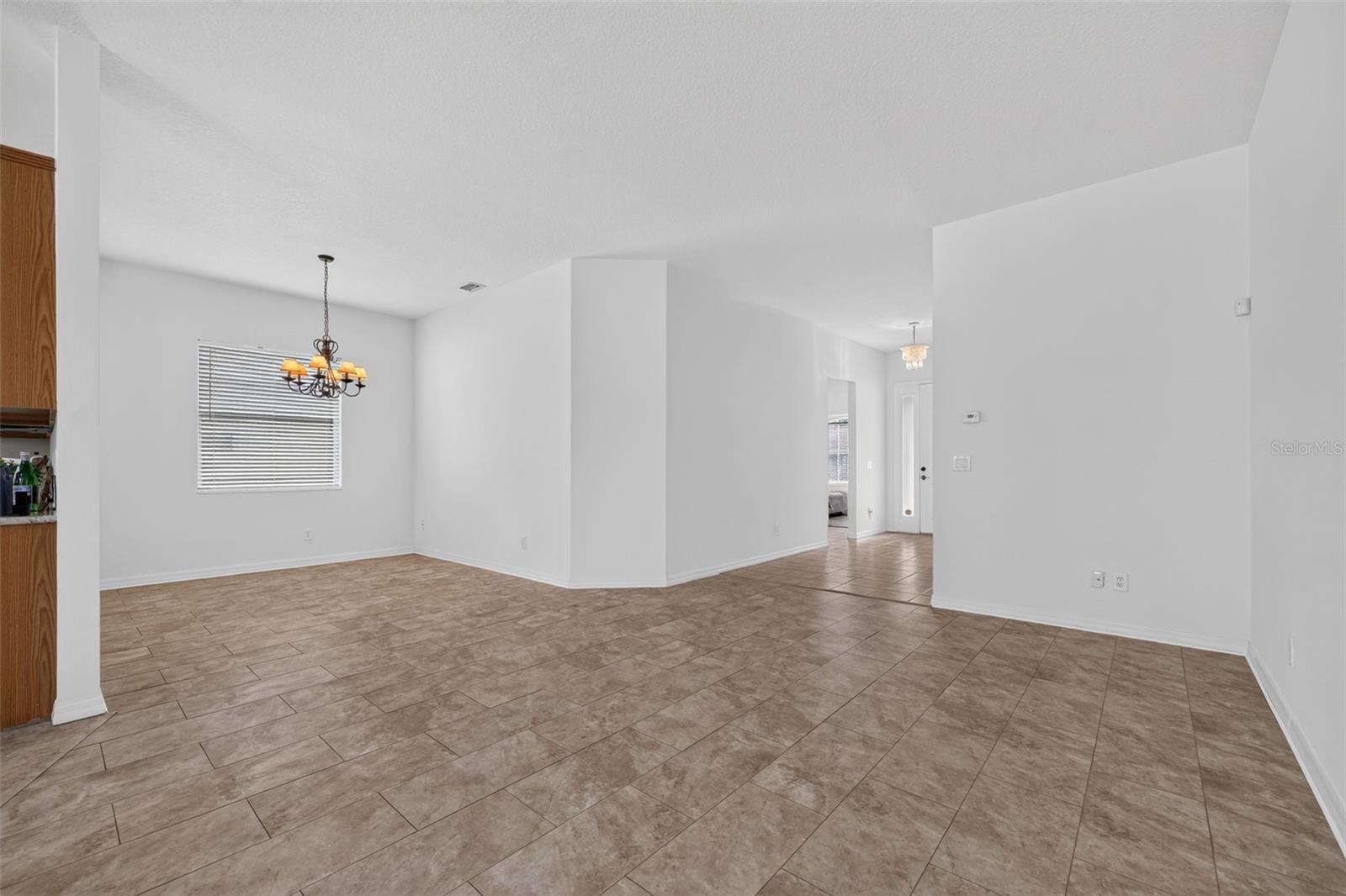 5328 LEXINGTON DR