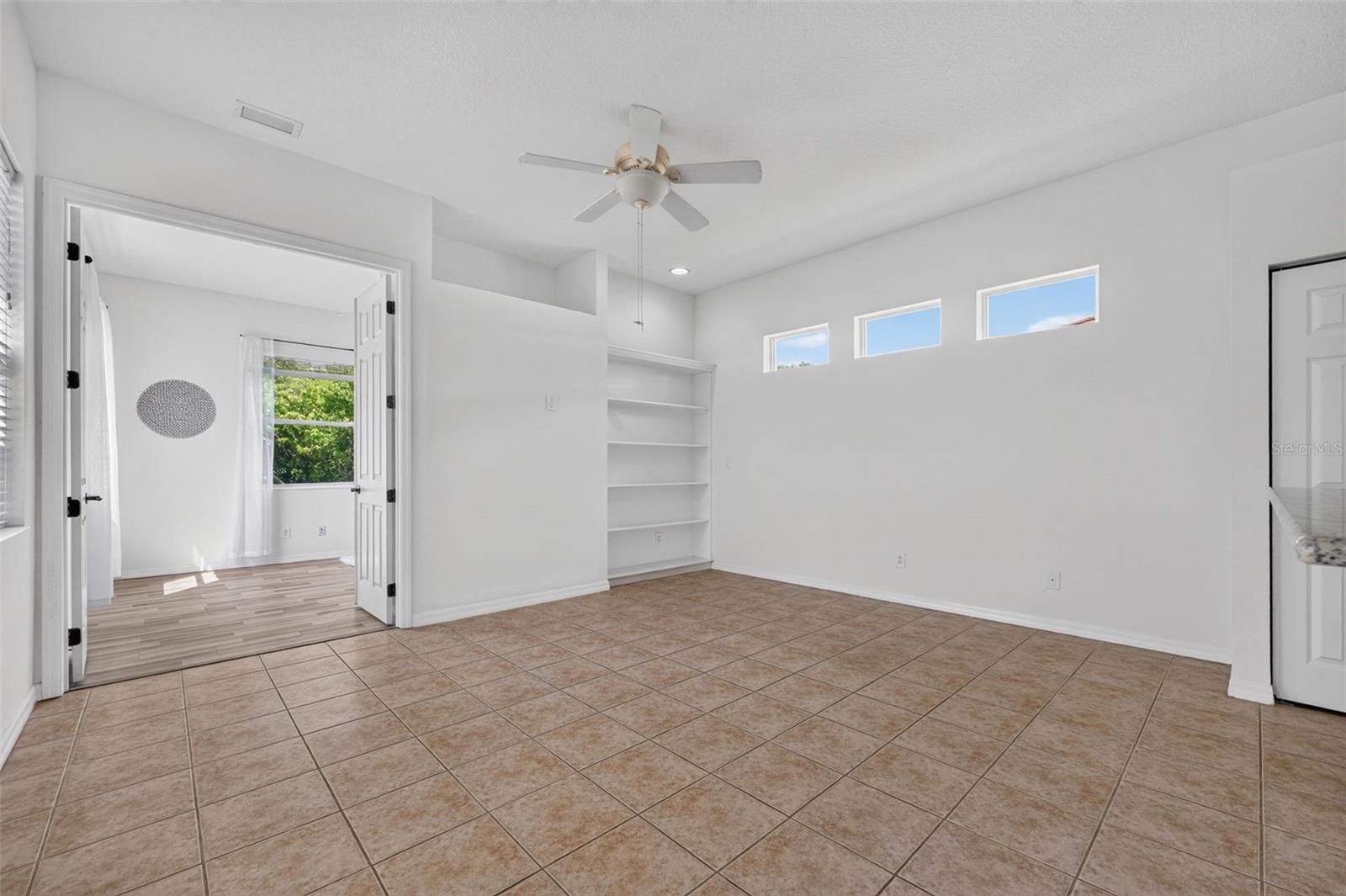 5328 LEXINGTON DR