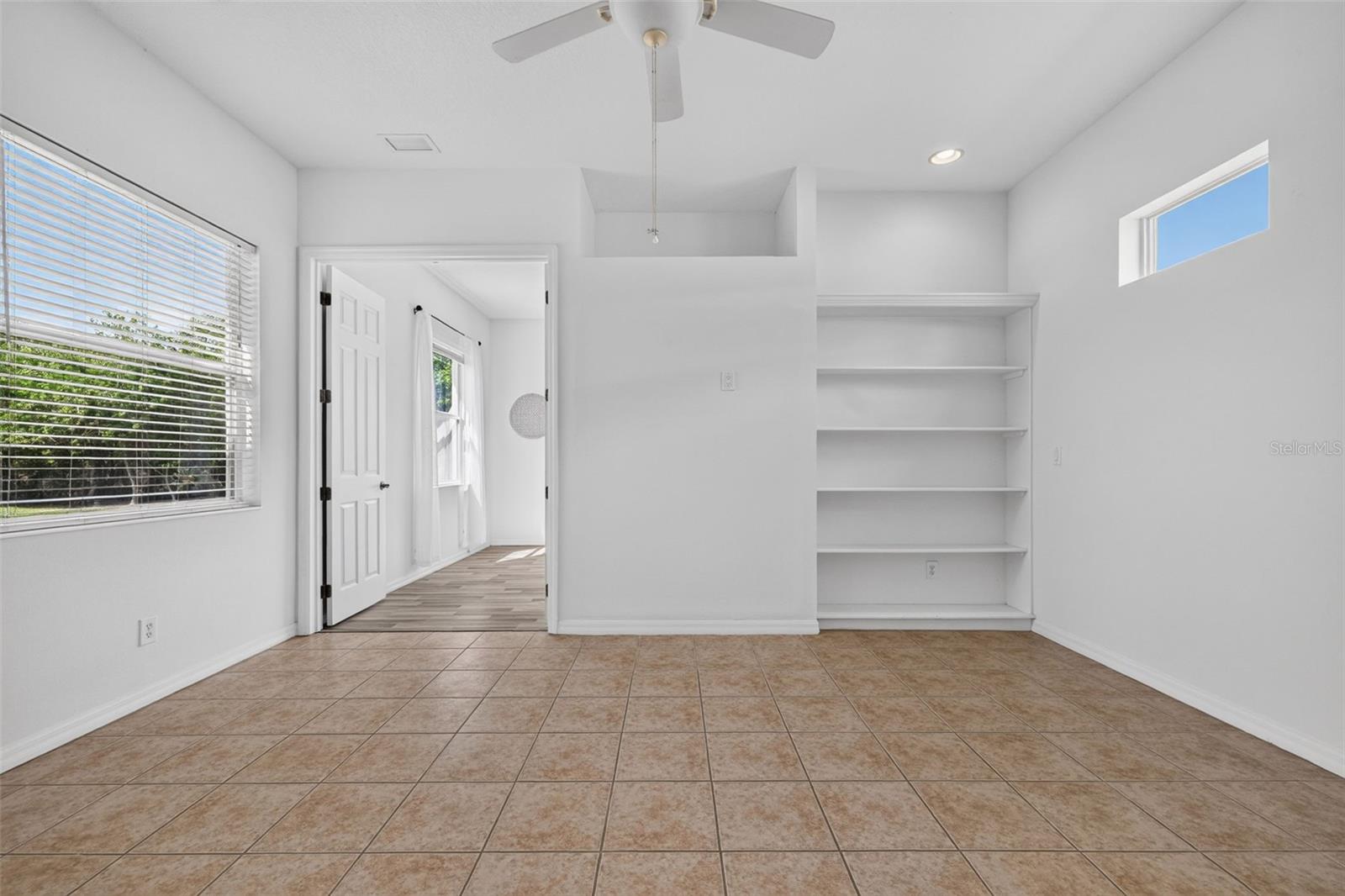 5328 LEXINGTON DR
