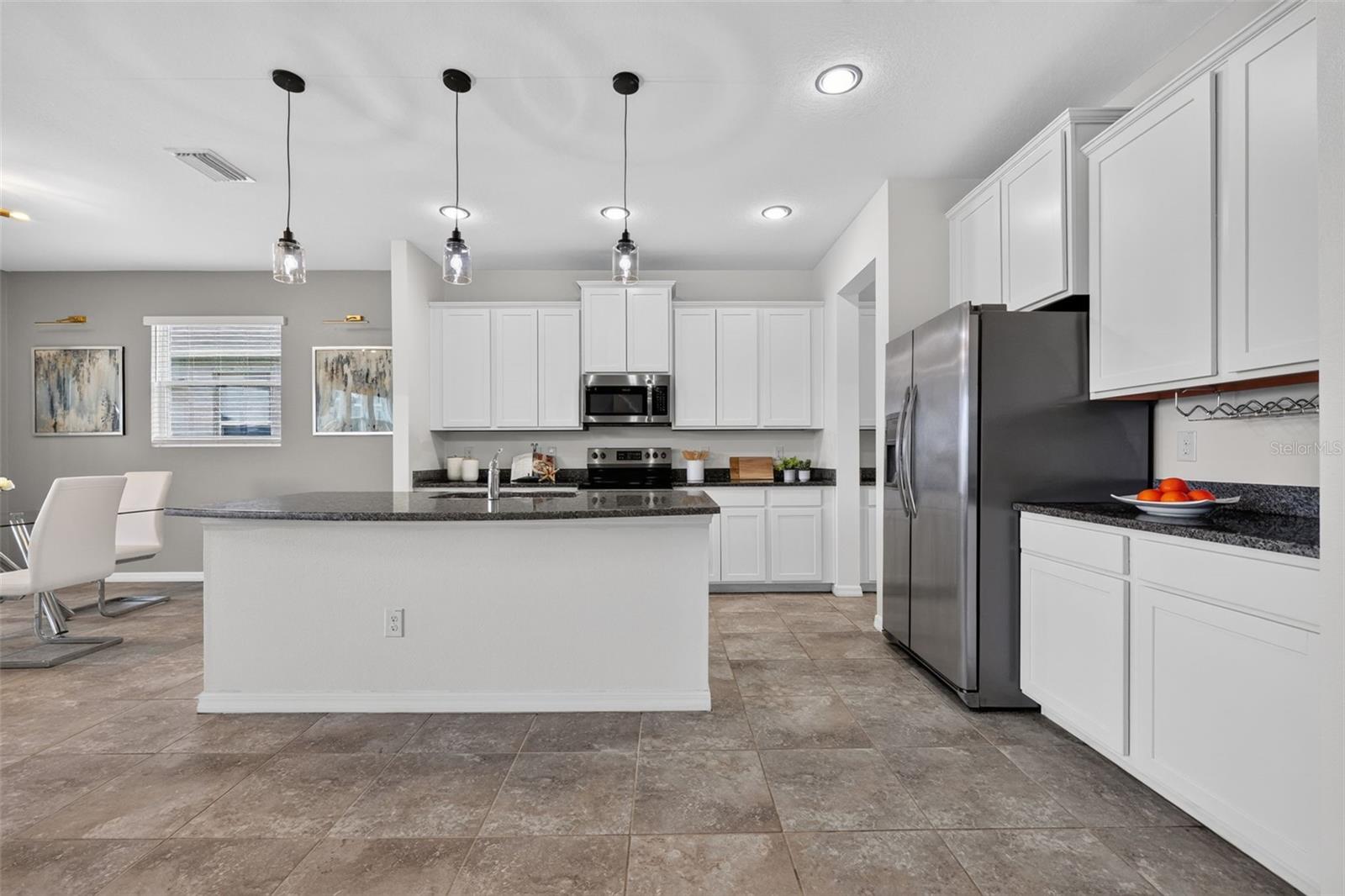 6541 DEVESTA LOOP
