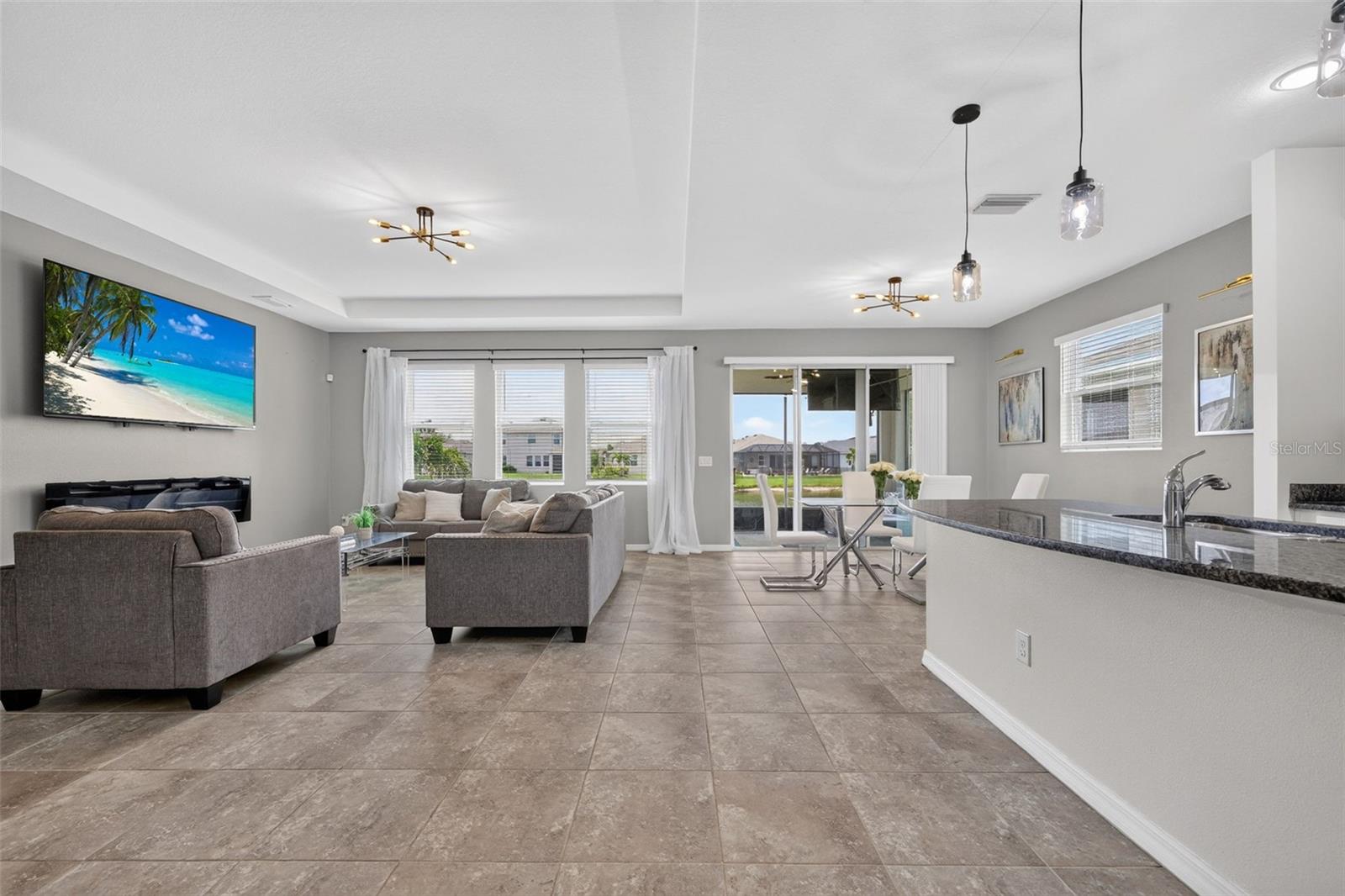 6541 DEVESTA LOOP