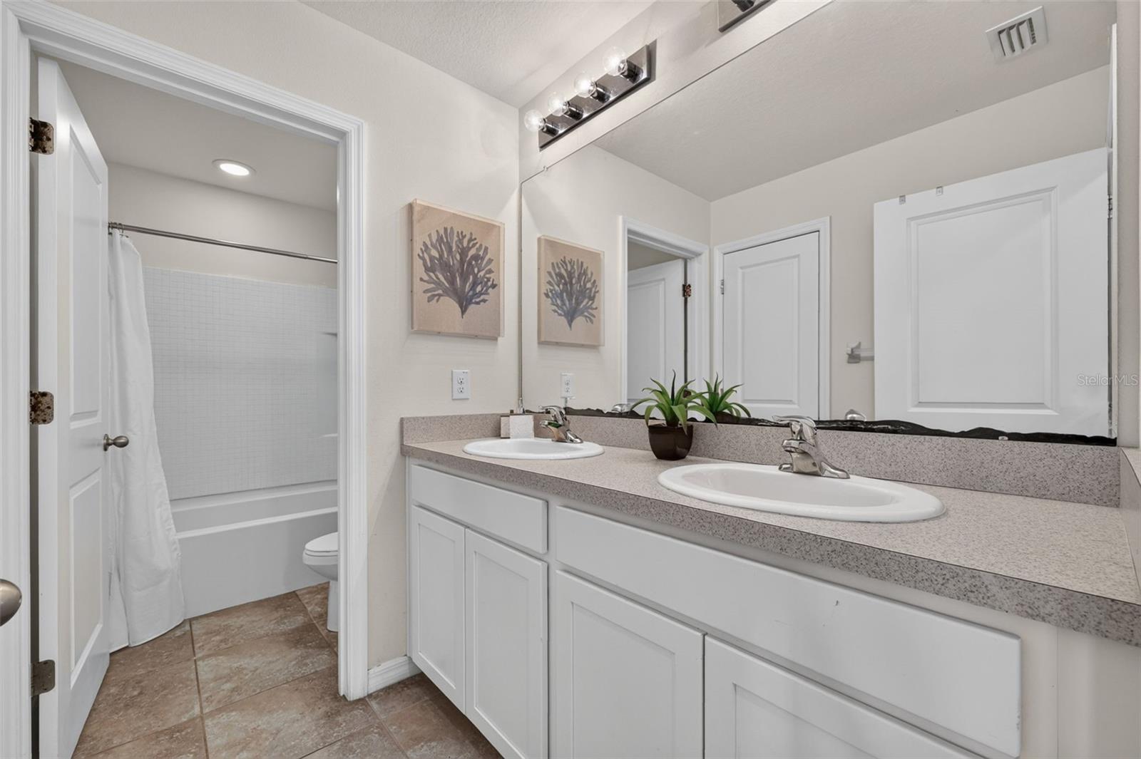 6541 DEVESTA LOOP