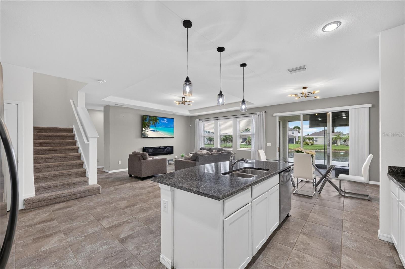 6541 DEVESTA LOOP
