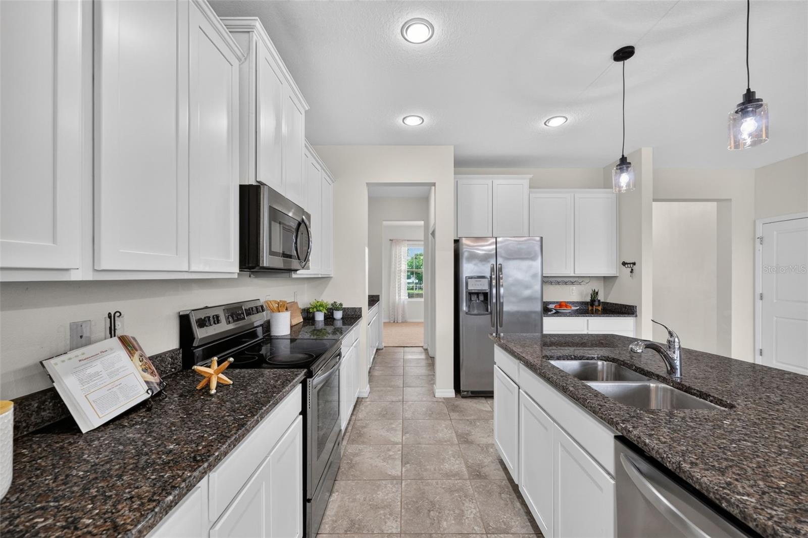 6541 DEVESTA LOOP