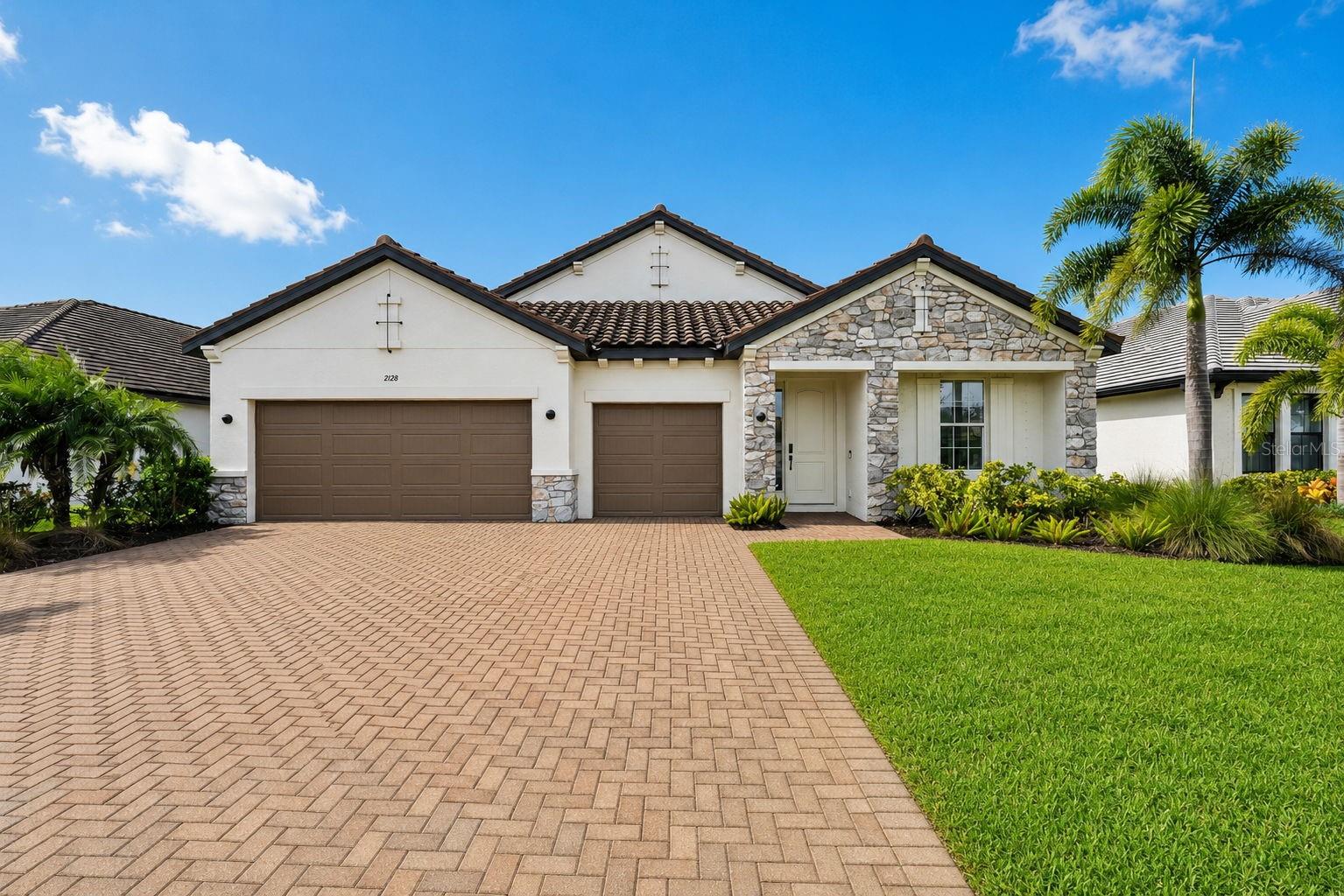 2128 WOODLEAF HAMMOCK CT