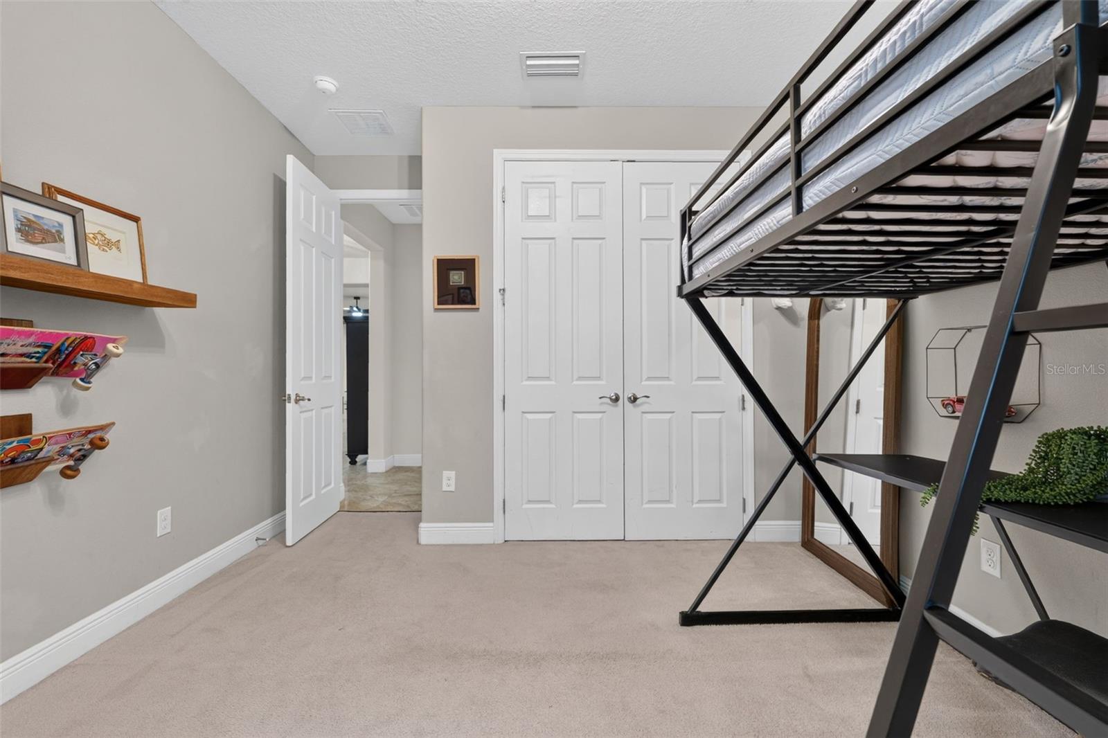 17111 2ND AVE E