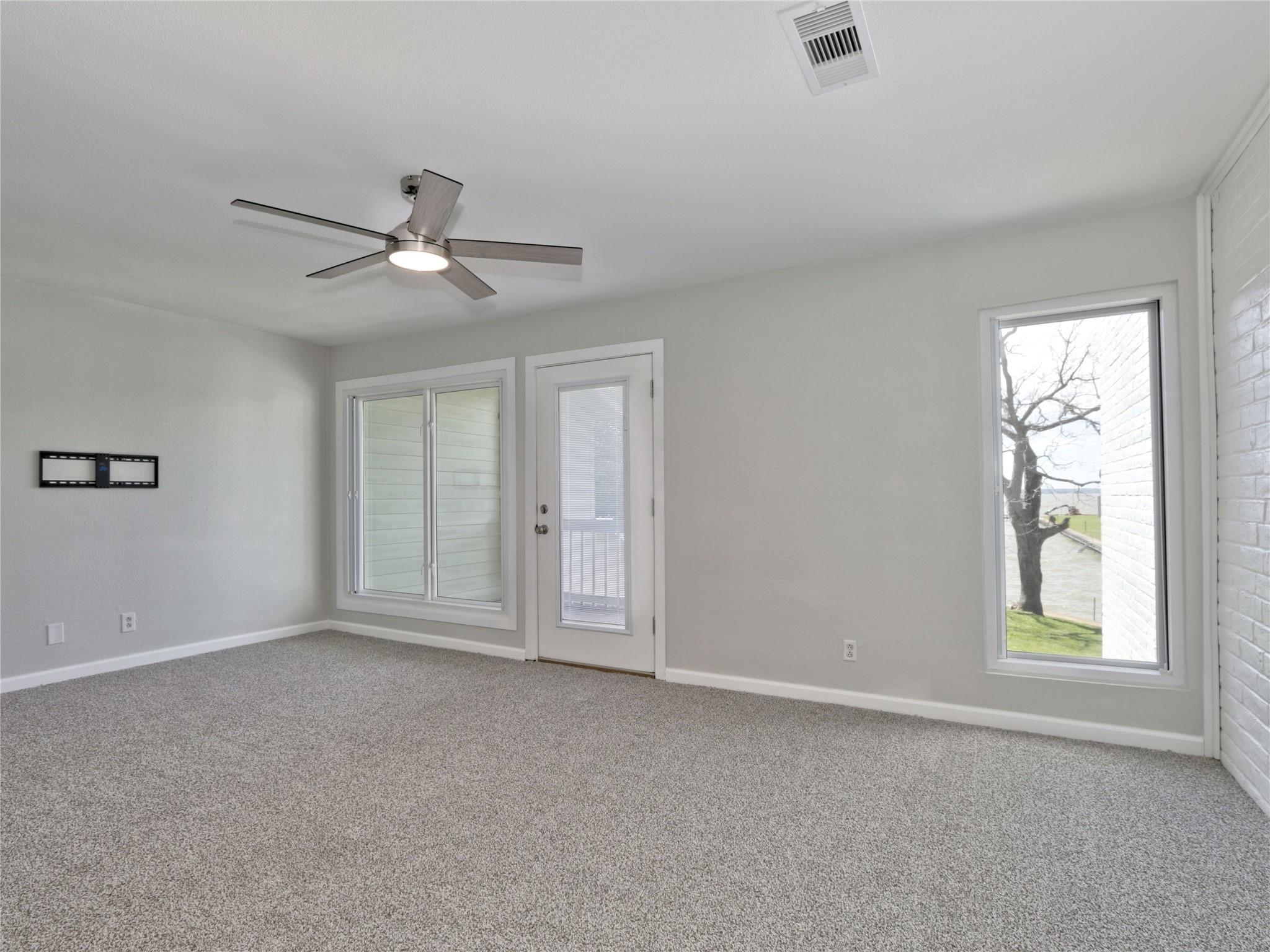 100 Edgewater Drive # 32