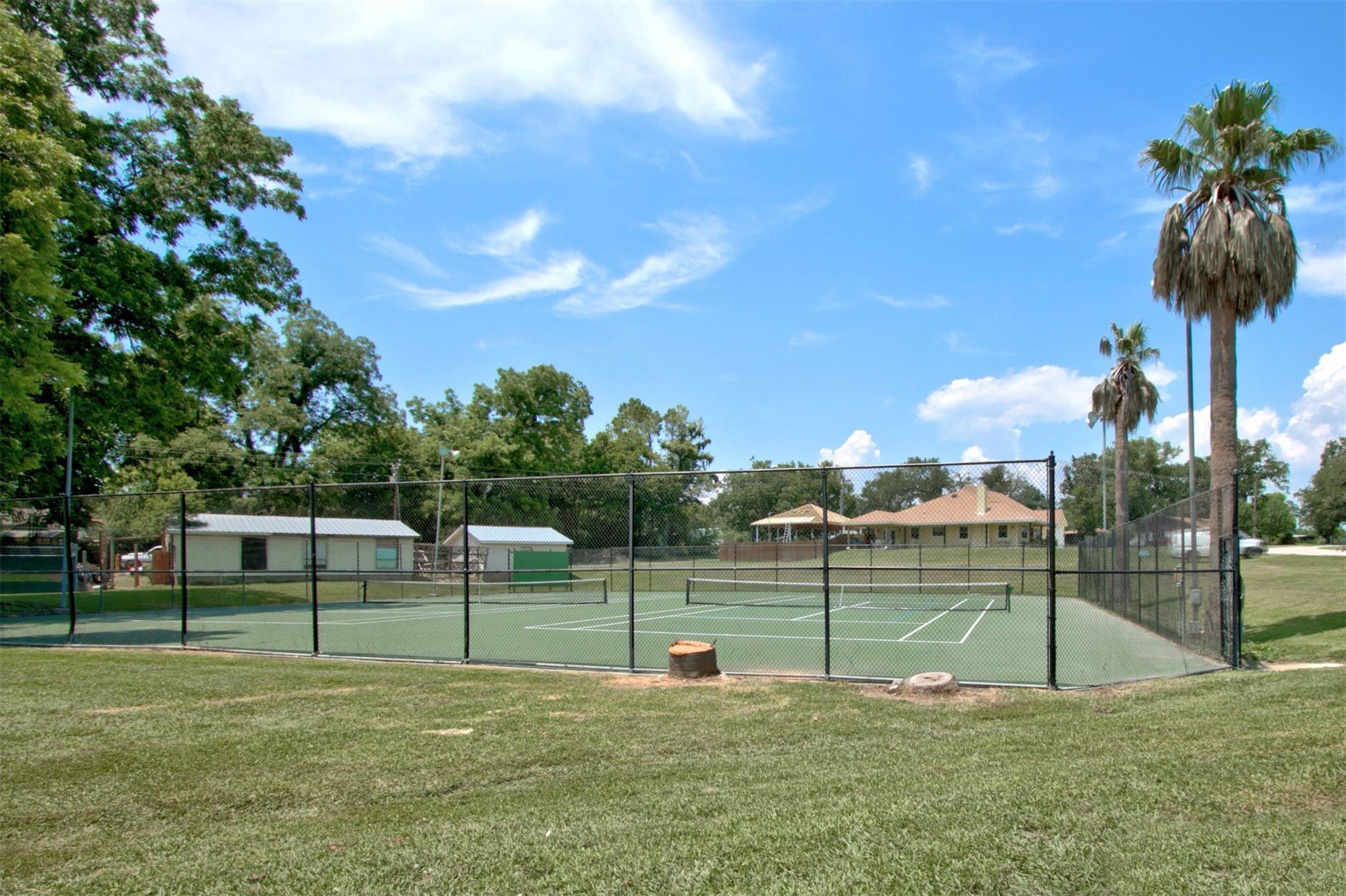 100 Edgewater Drive # 32