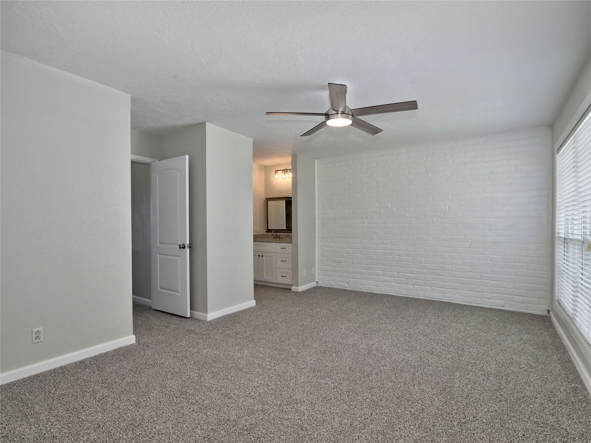 100 Edgewater Drive # 32