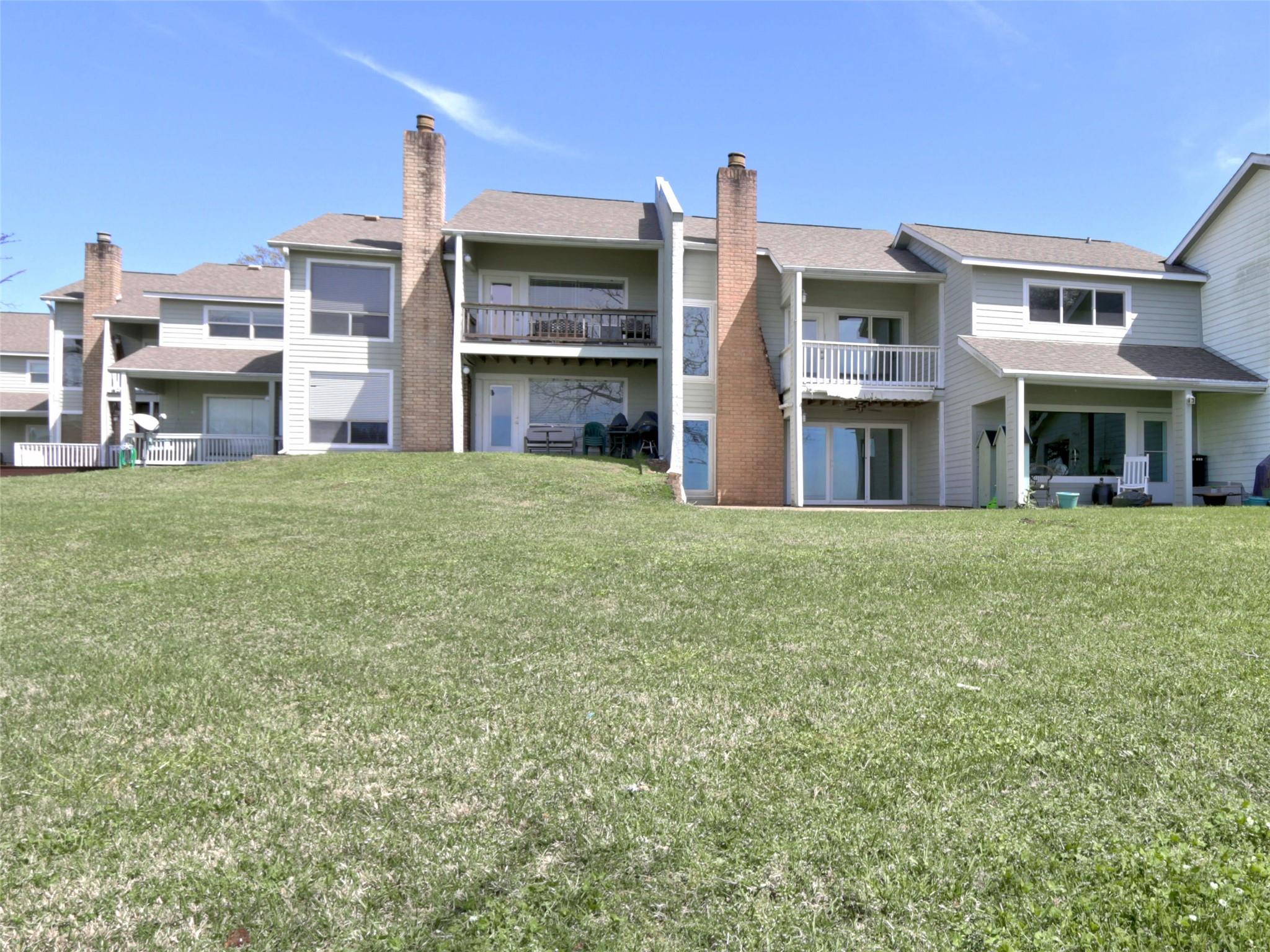 100 Edgewater Drive # 32