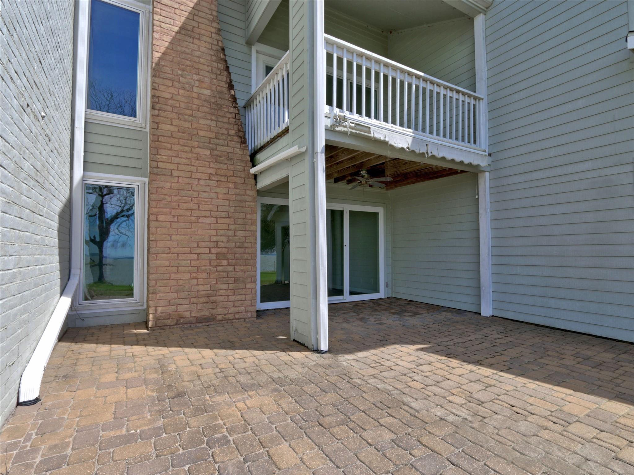 100 Edgewater Drive # 32