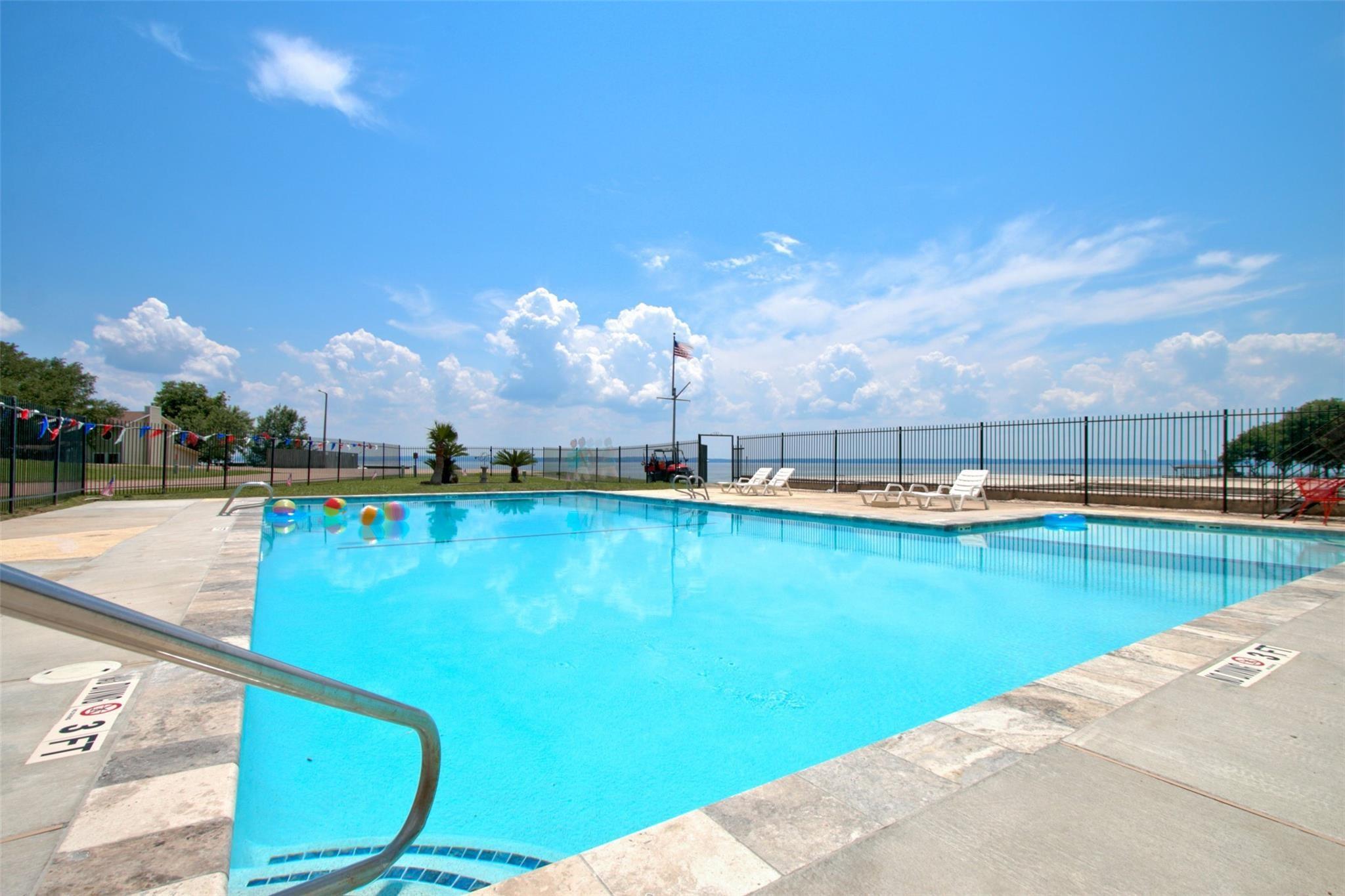 100 Edgewater Drive # 32
