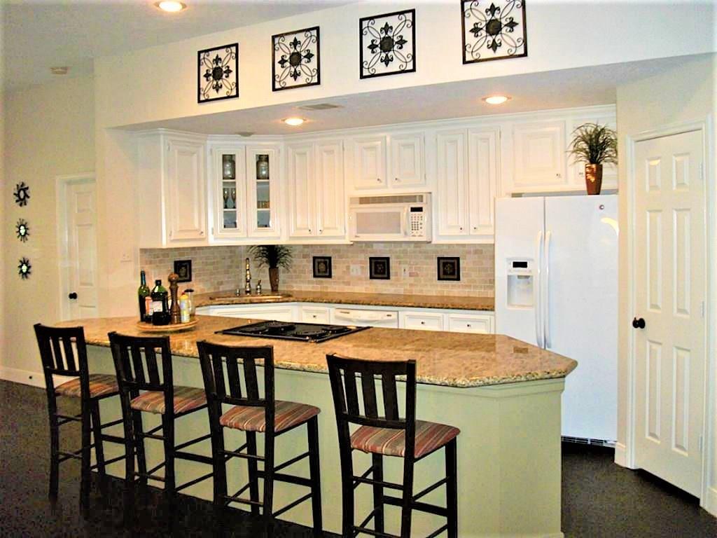 435 N Rivershire Drive