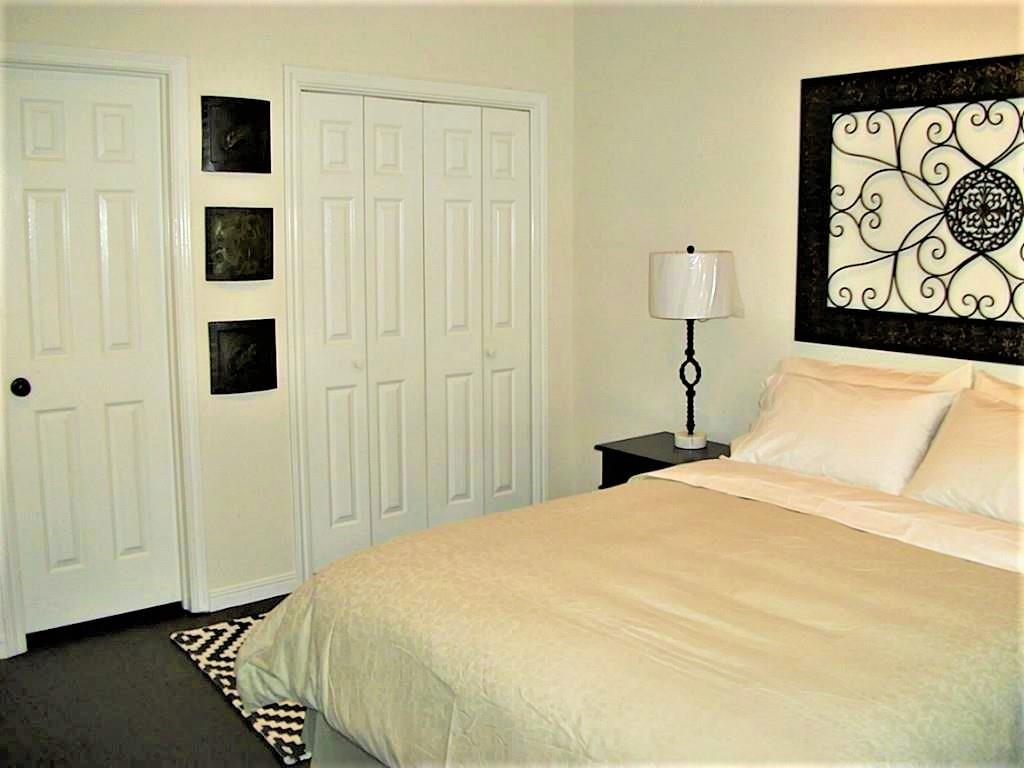 435 N Rivershire Drive