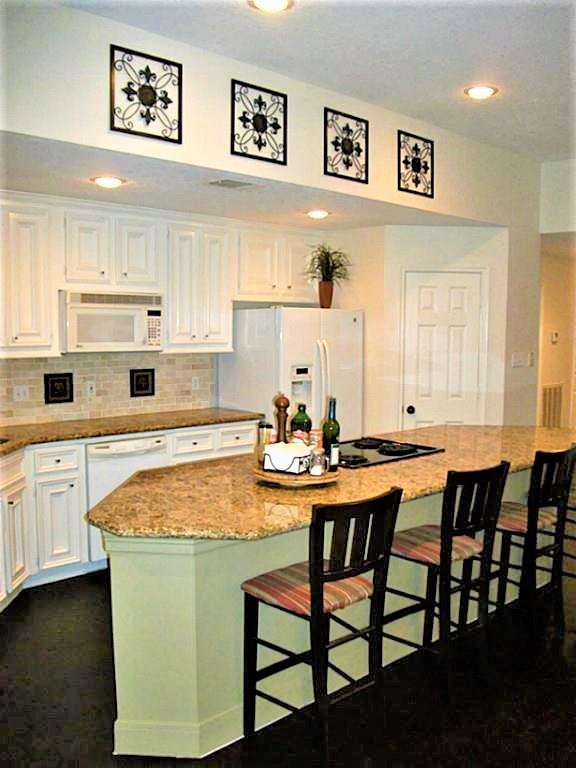 435 N Rivershire Drive