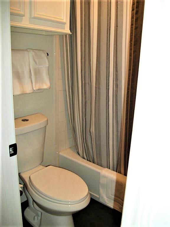 435 N Rivershire Drive