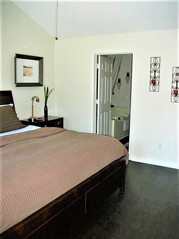 435 N Rivershire Drive