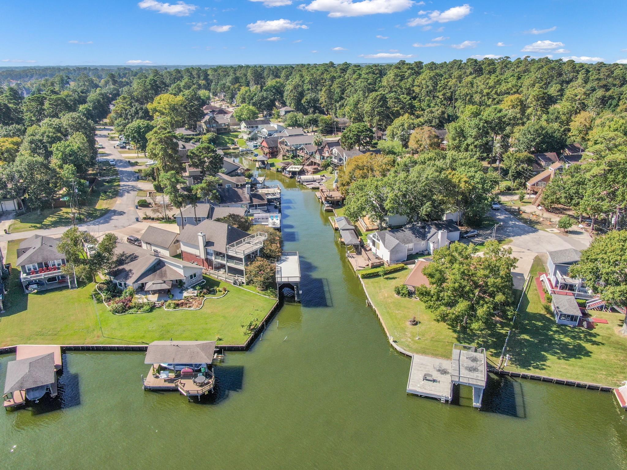 121 Clear Water Street W